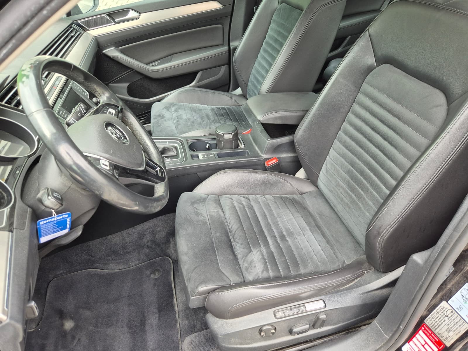 VW Passat Variant 2.0 TDI BMT High. DSG 4Motion-image-9