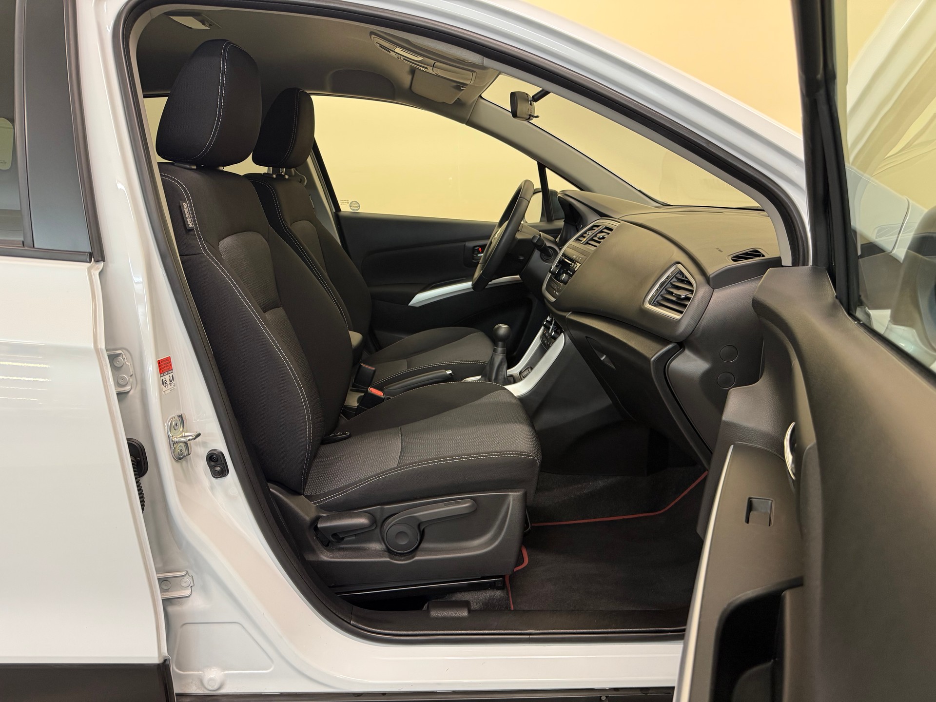 SUZUKI SX4 S-Cross 1.6 16V PizSulai 4WD-image-23