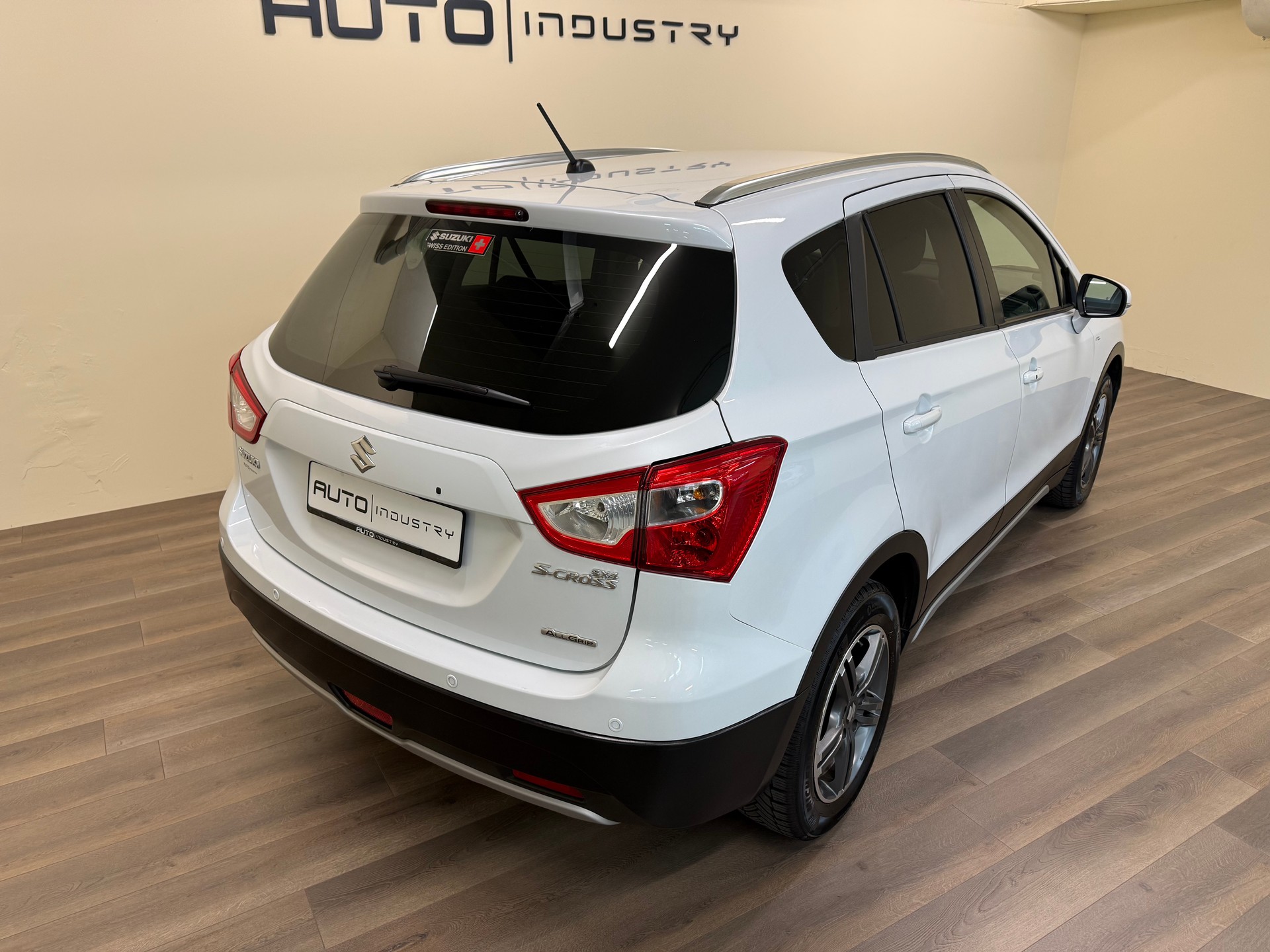 SUZUKI SX4 S-Cross 1.6 16V PizSulai 4WD-showroom-element-3