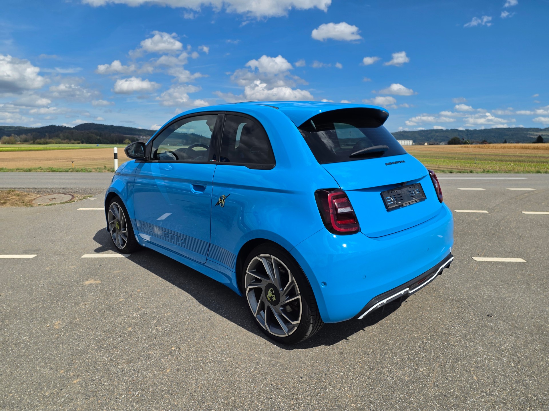 FIAT Abarth 500e Turismo-image-7