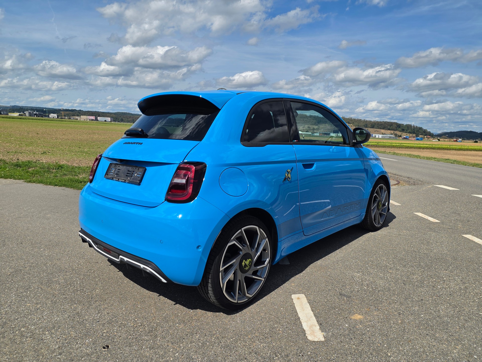 FIAT Abarth 500e Turismo-image-6