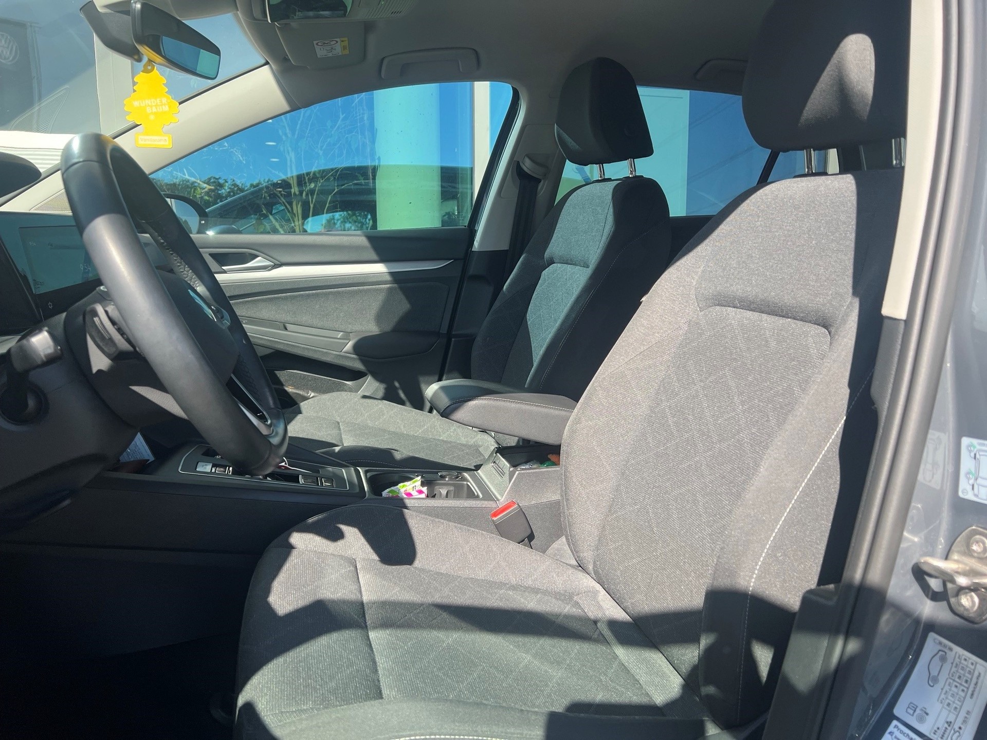 VW Golf 1.0 eTSI mHEV ACTLife DSG-image-8