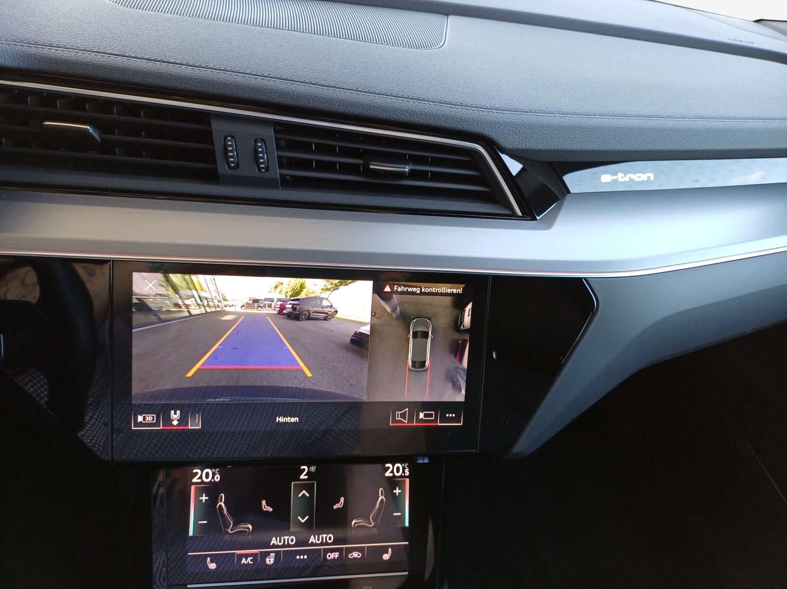 AUDI e-tron 55 Sportback S Line Black Edition quattro-image-16