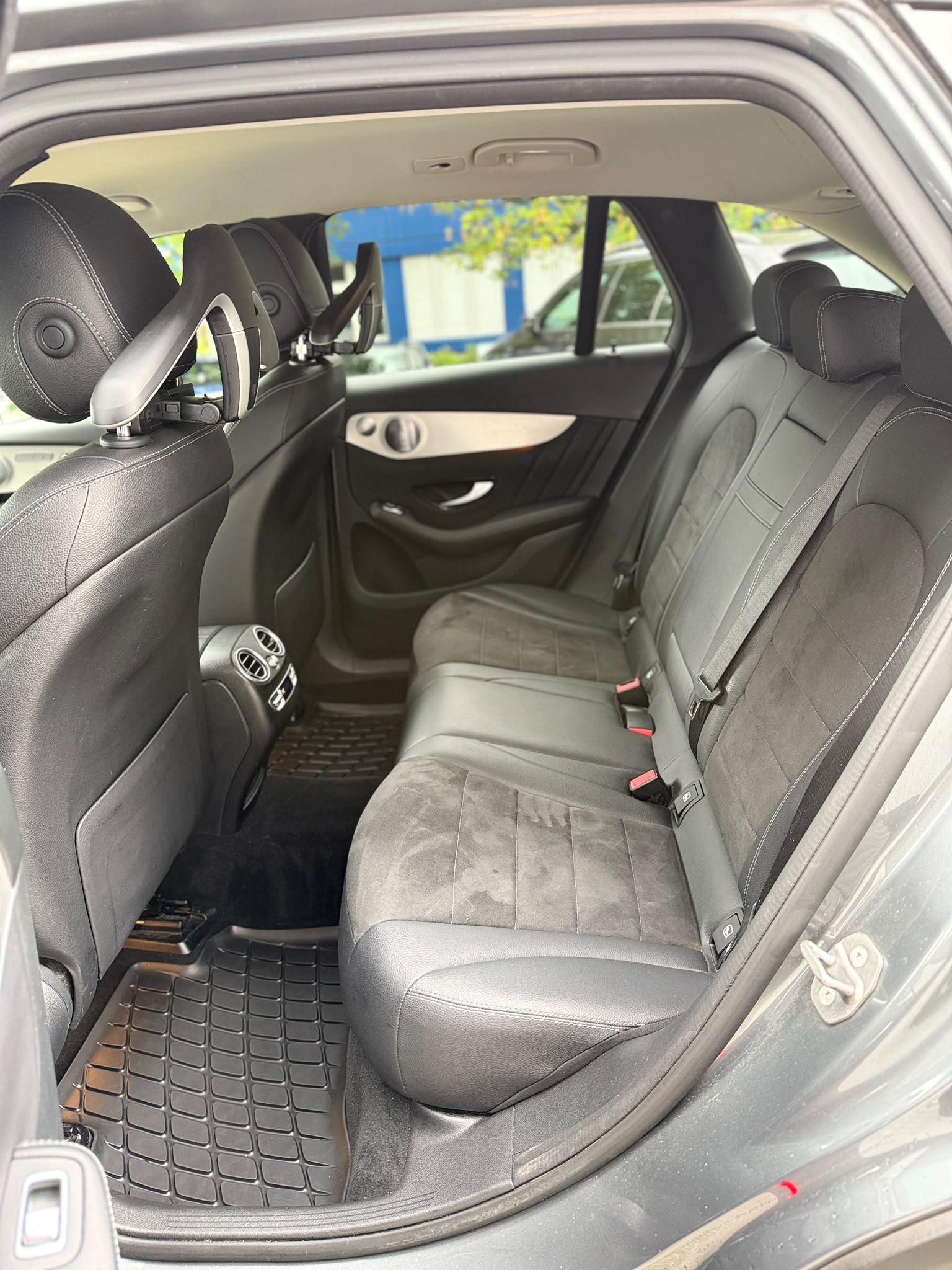 MERCEDES-BENZ GLC 300 AMG Line 4m-image-10