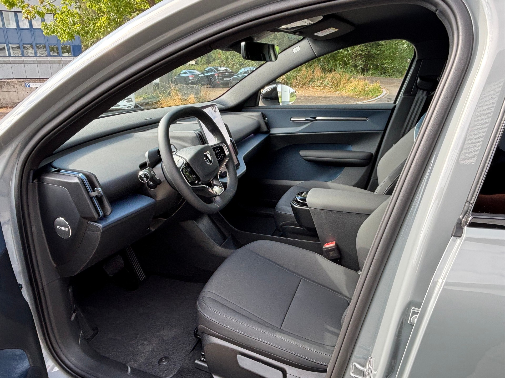 VOLVO EX30 P8 Plus AWD-showroom-element-3