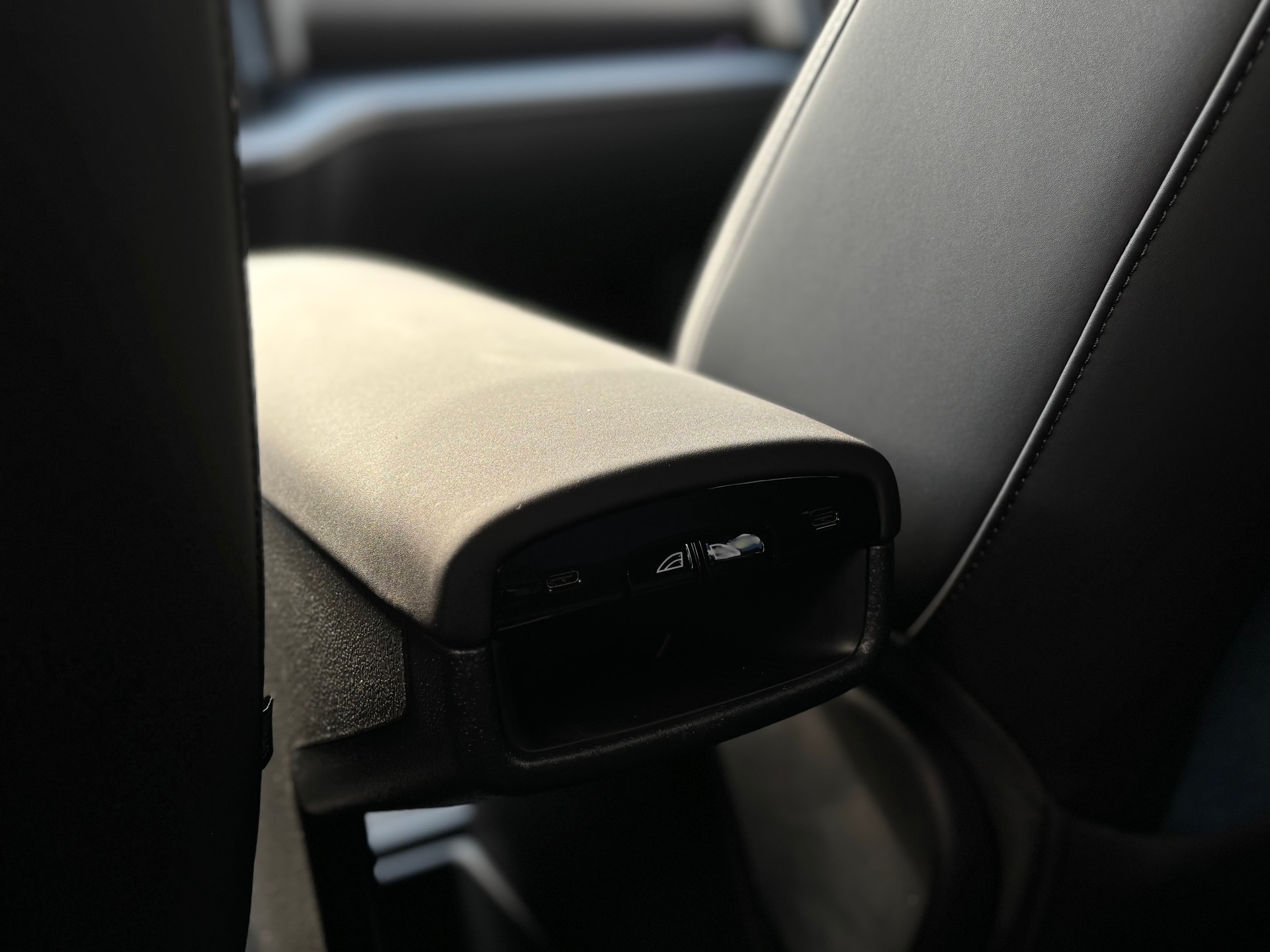 VOLVO EX30 P8 Plus AWD-image-11