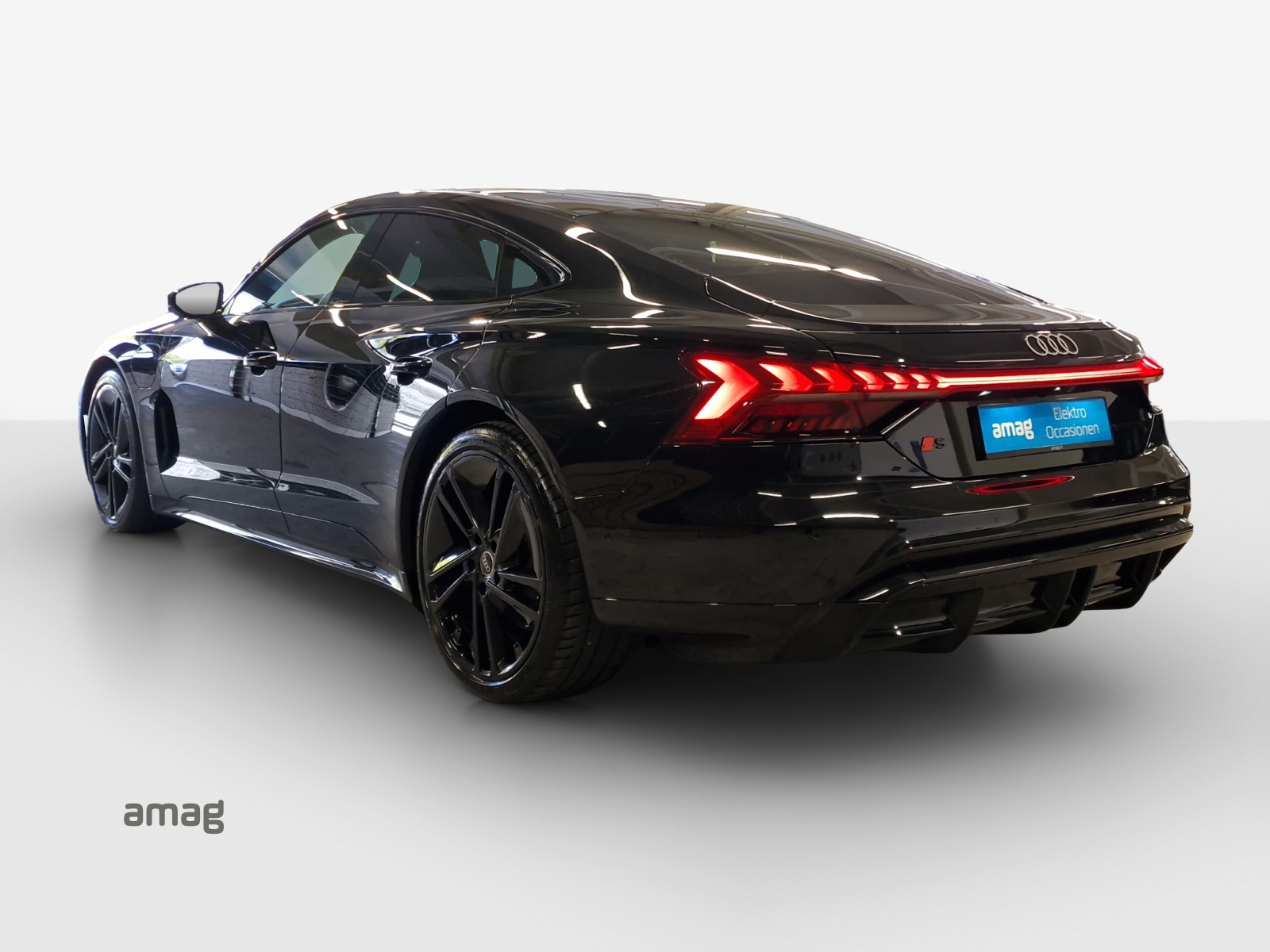 AUDI S e-tron GT quattro-showroom-element-2