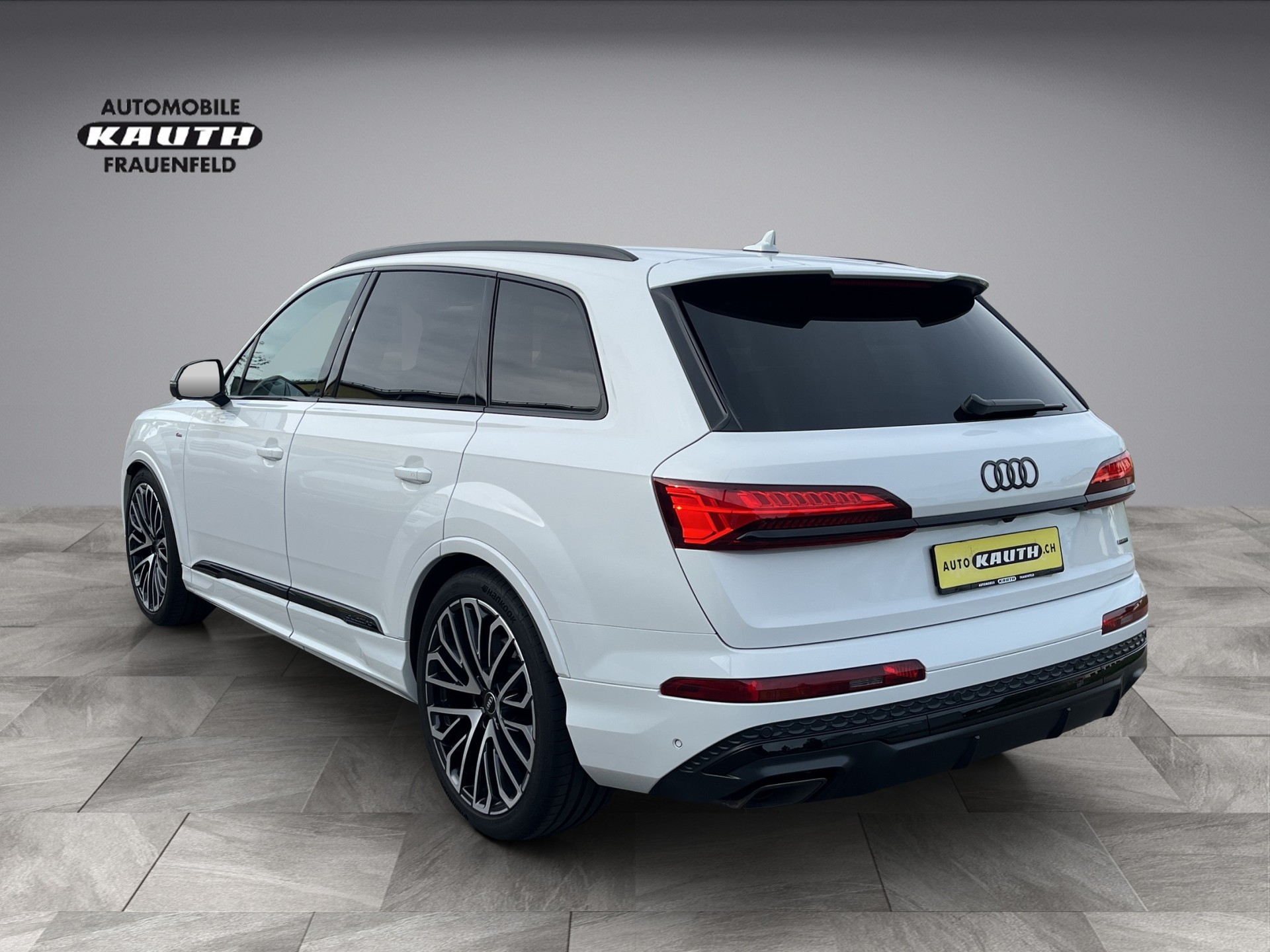 AUDI Q7 SUV TFSI quattro 250 kW S line tiptronic*7-Plätzer, S-Sportsitze, Allradlenkung, B&O, AHK, Sthz, (5-Jahre Garantie)-showroom-element-2