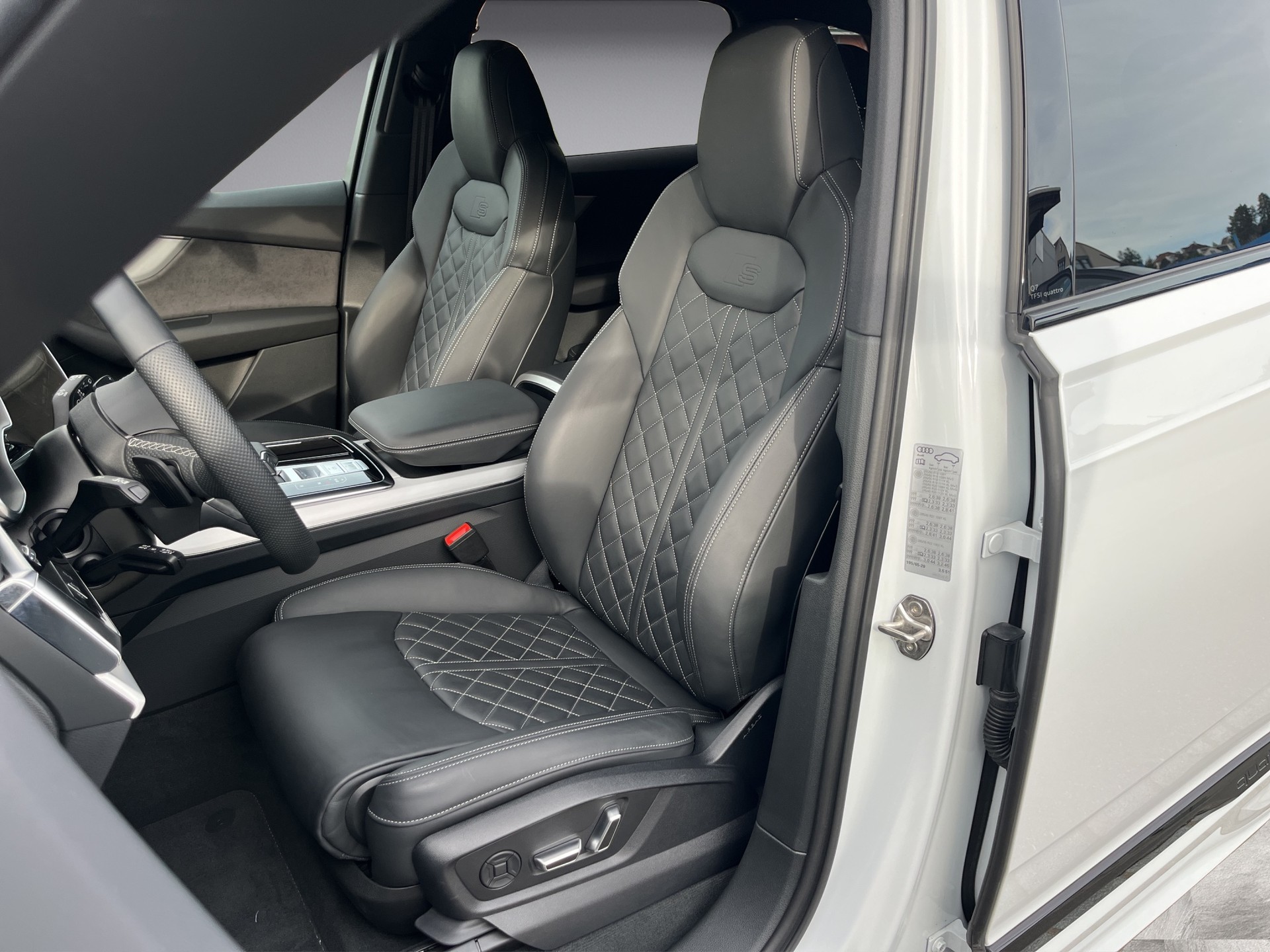 AUDI Q7 SUV TFSI quattro 250 kW S line tiptronic*7-Plätzer, S-Sportsitze, Allradlenkung, B&O, AHK, Sthz, (5-Jahre Garantie)-image-9