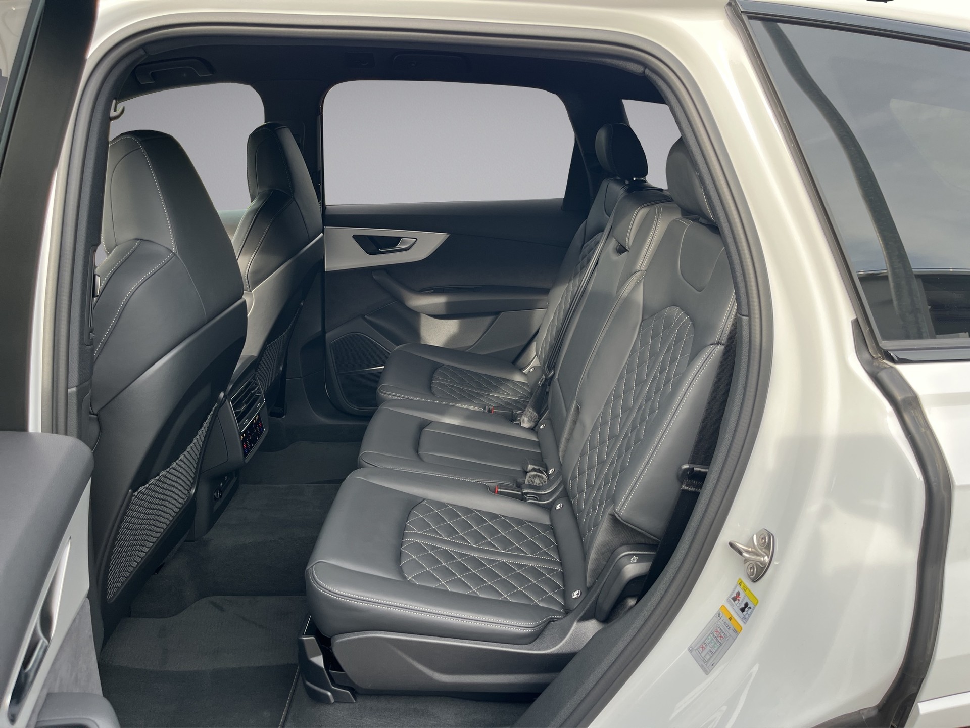 AUDI Q7 SUV TFSI quattro 250 kW S line tiptronic*7-Plätzer, S-Sportsitze, Allradlenkung, B&O, AHK, Sthz, (5-Jahre Garantie)-image-10