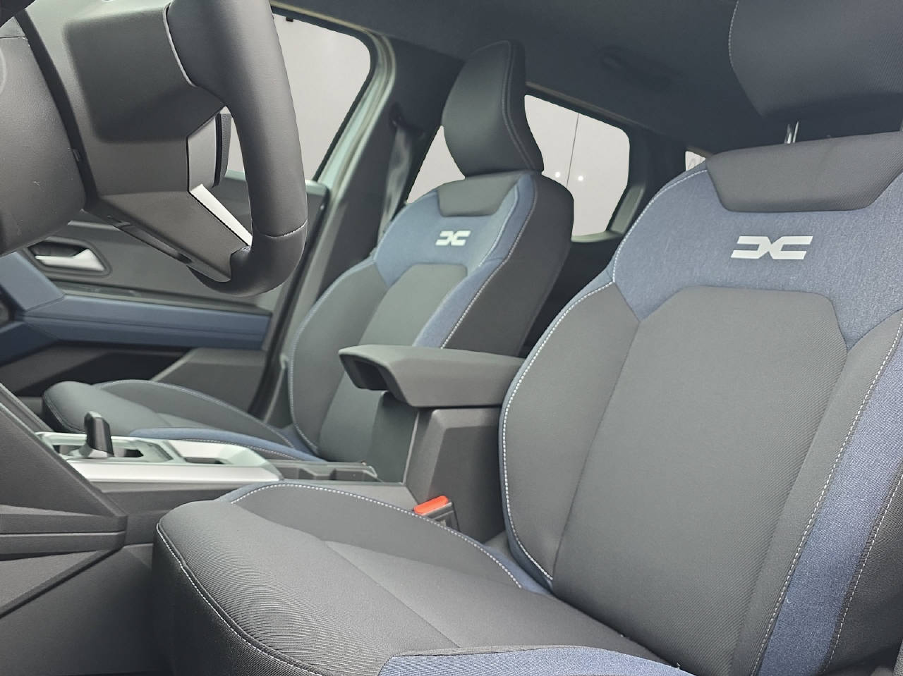 DACIA Duster 1.6 Hybrid Journey-image-9