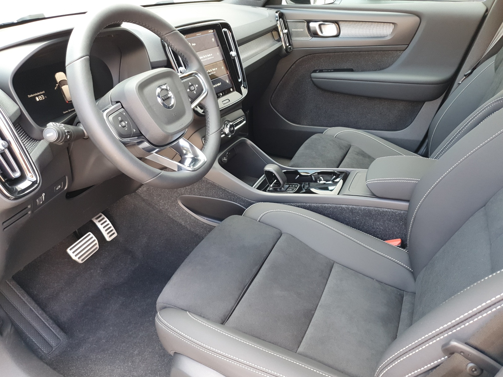 VOLVO XC40 P6 Pro-showroom-element-3