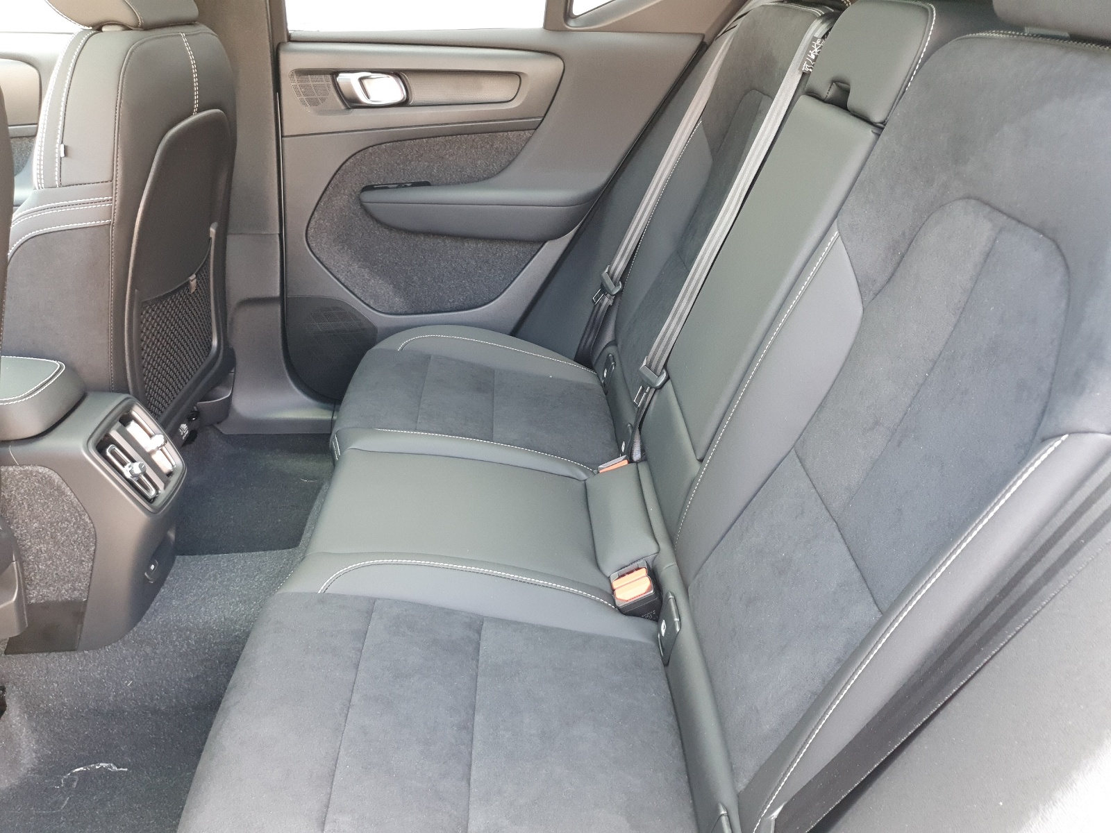 VOLVO XC40 P6 Pro-image-9