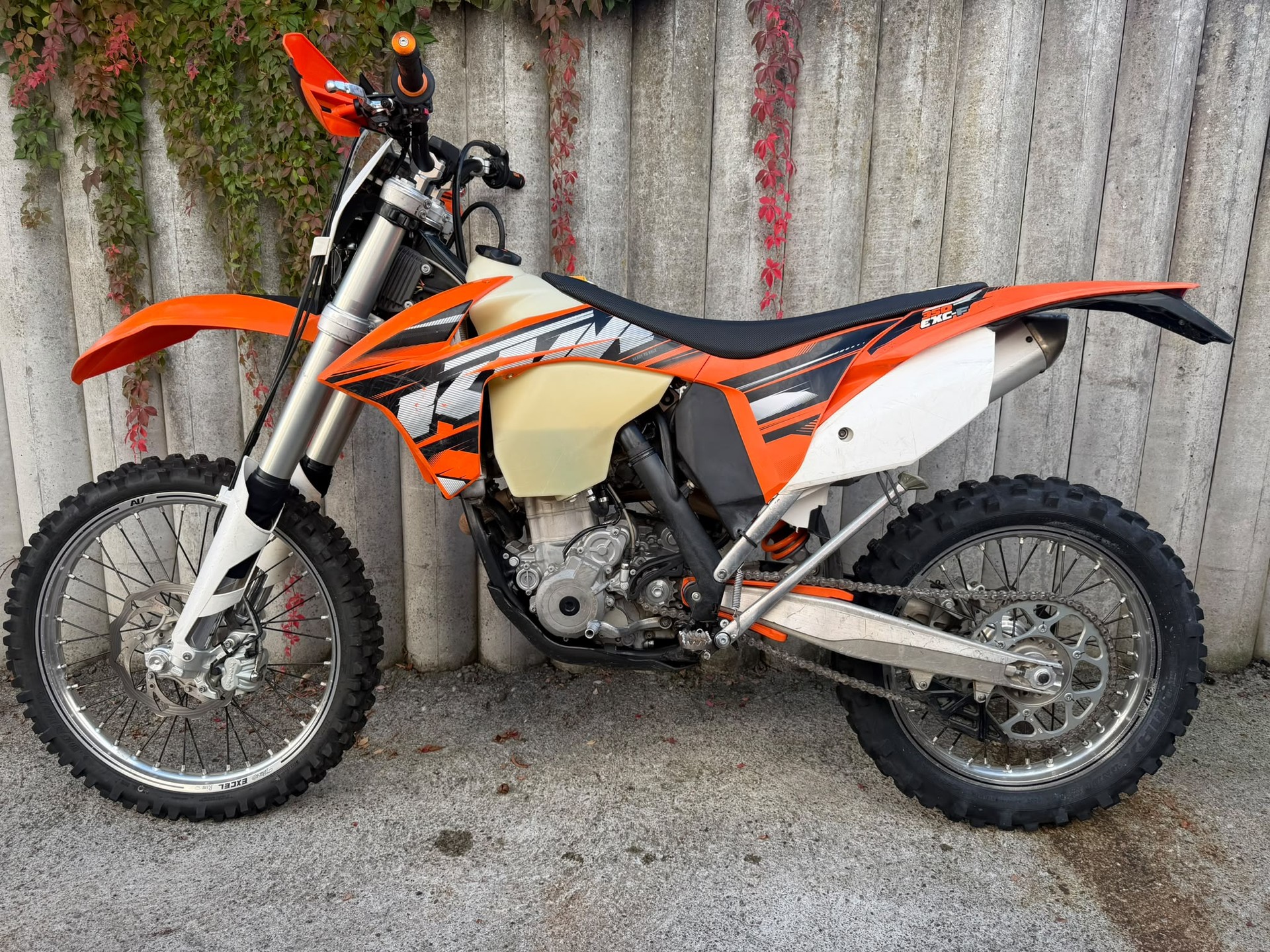 KTM 350 EXC-F 4-T-image-1