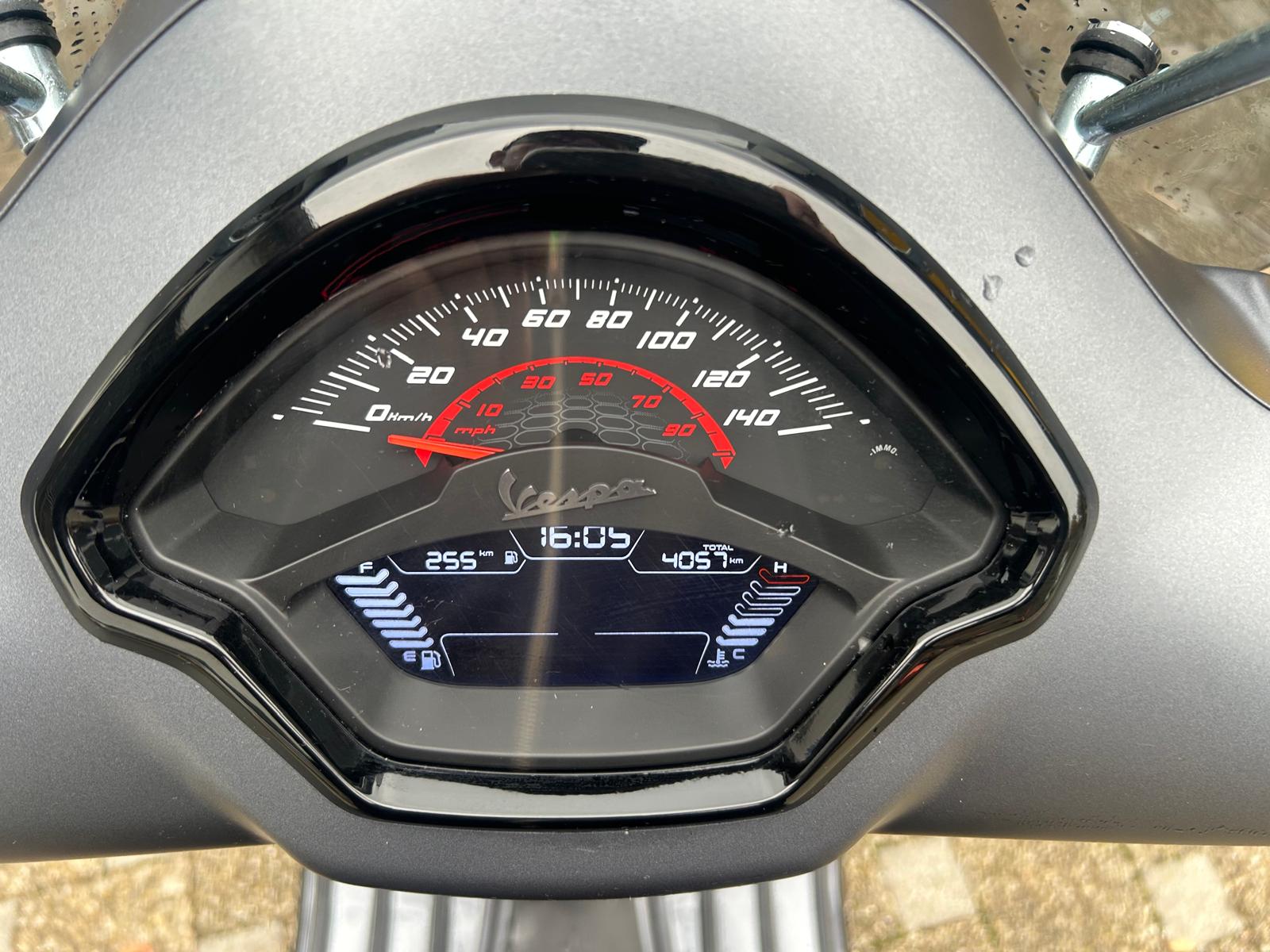 PIAGGIO Vespa GTS 125 Super Sport RST Euro 5+-image-14
