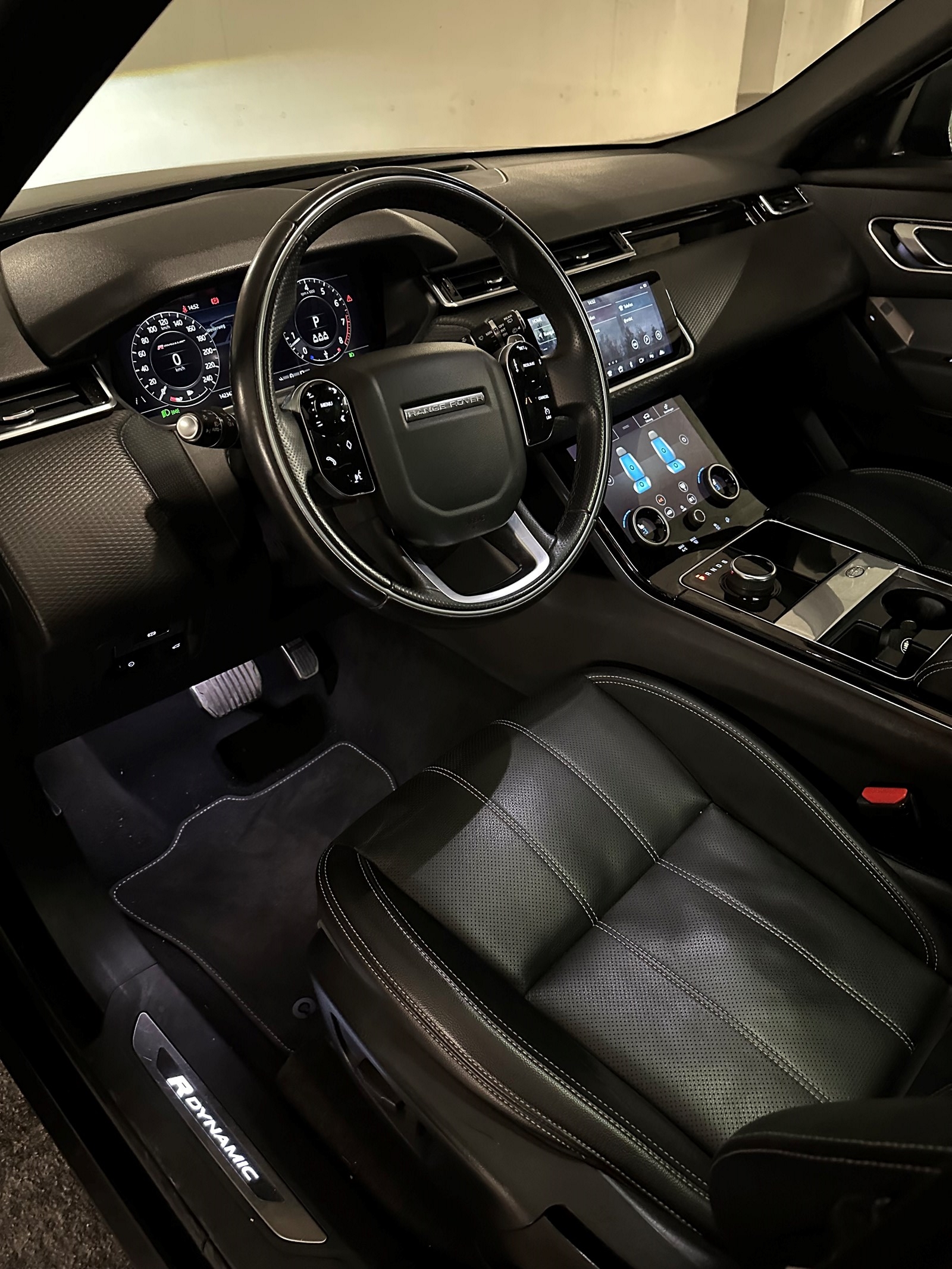 LAND ROVER Range Rover Velar R-Dynamic P 300 SE Automatic-image-3