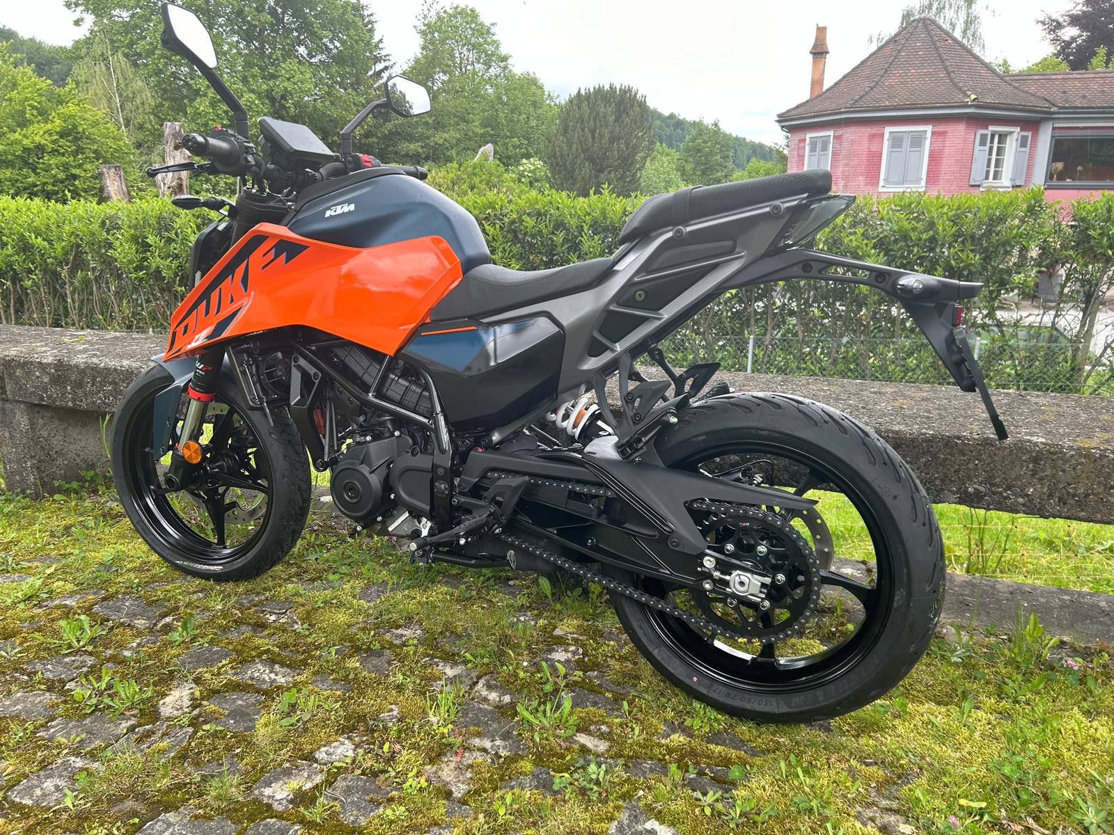 KTM 125 Duke-image-3