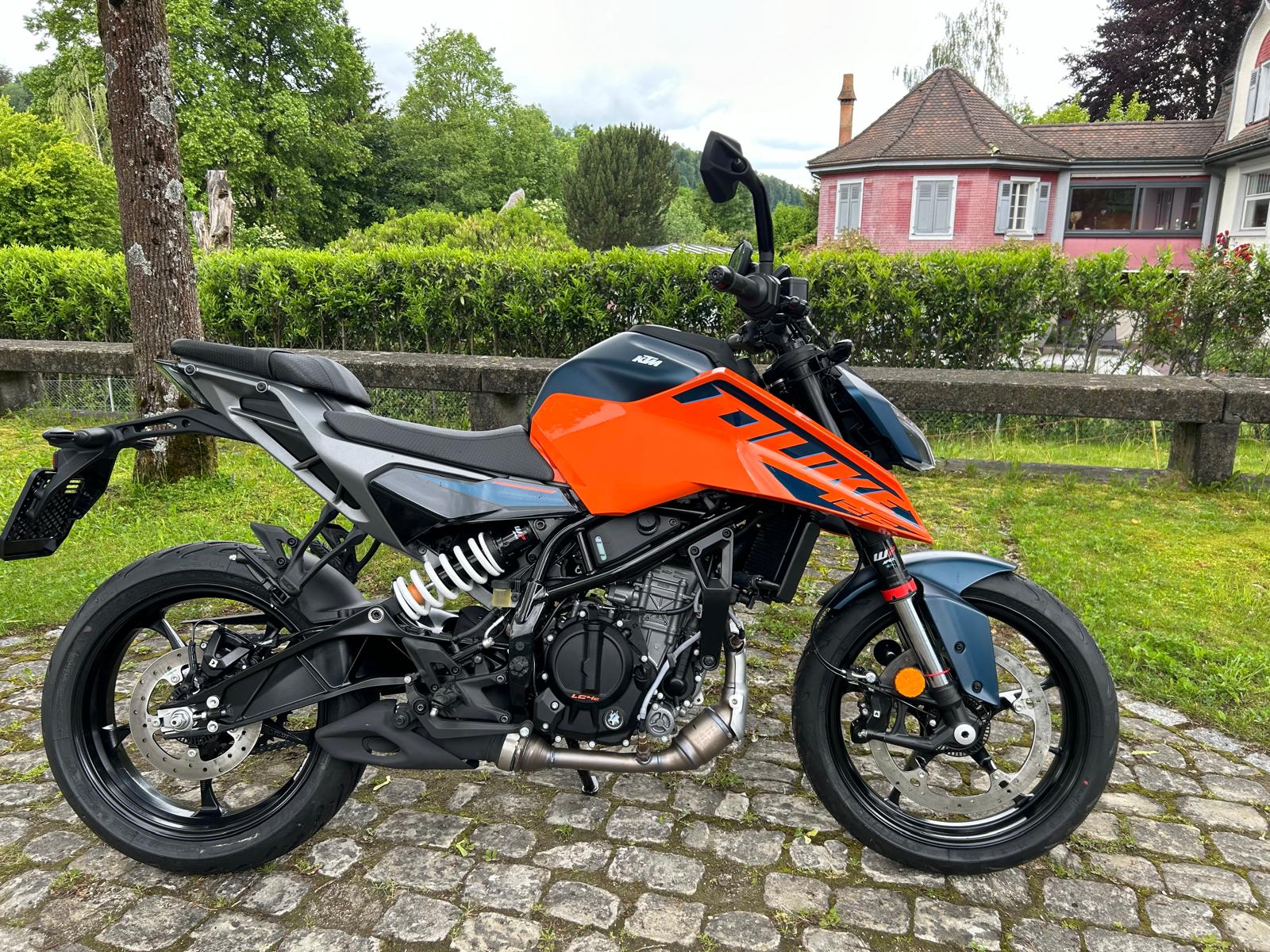 KTM 125 Duke-image-0