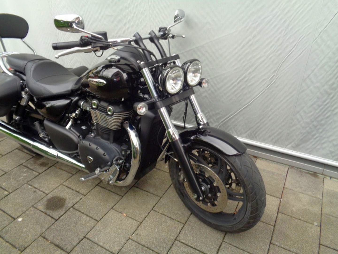 TRIUMPH THUNDERBIRD 1700 STROM-image-6