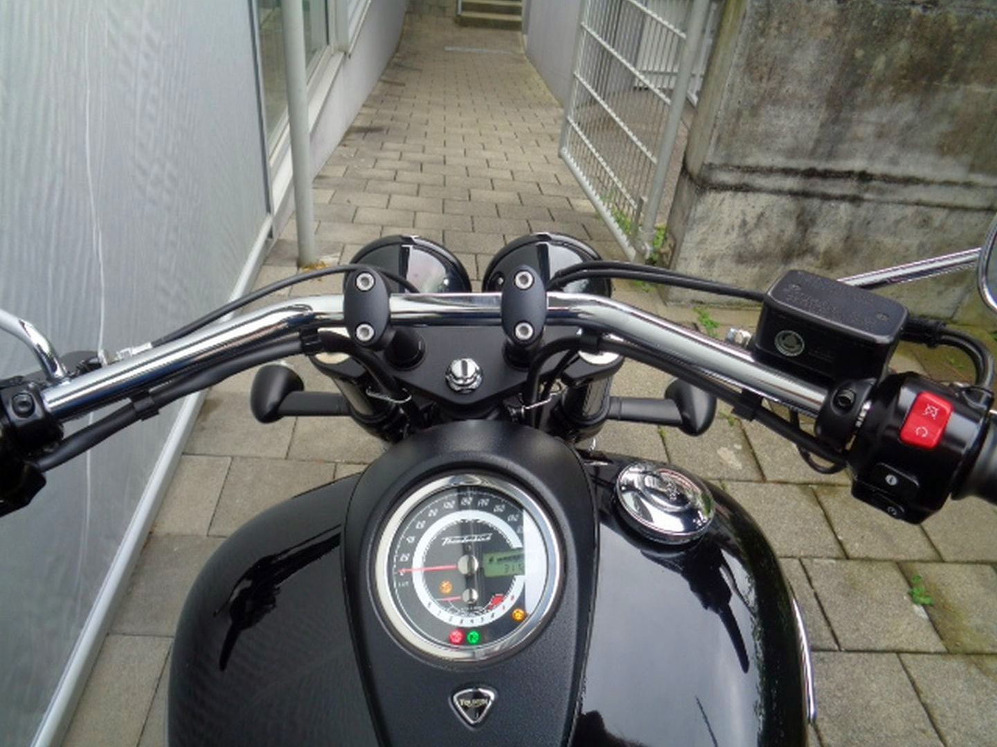 TRIUMPH THUNDERBIRD 1700 STROM-image-5
