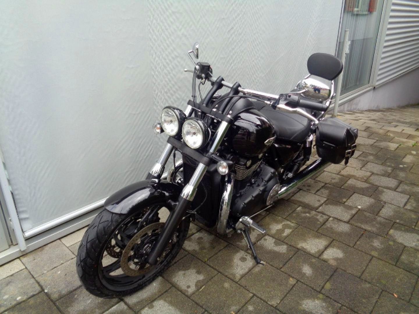 TRIUMPH THUNDERBIRD 1700 STROM-image-1