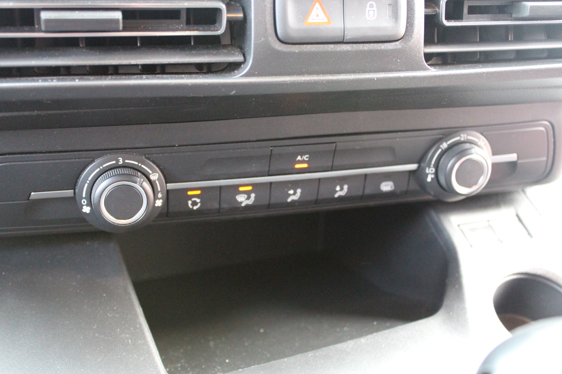 PEUGEOT Partner 1.5 Blue HDi s/s Premium Long 1000kg - "2 Places/Caméra/Porte Coulissante"-image-16