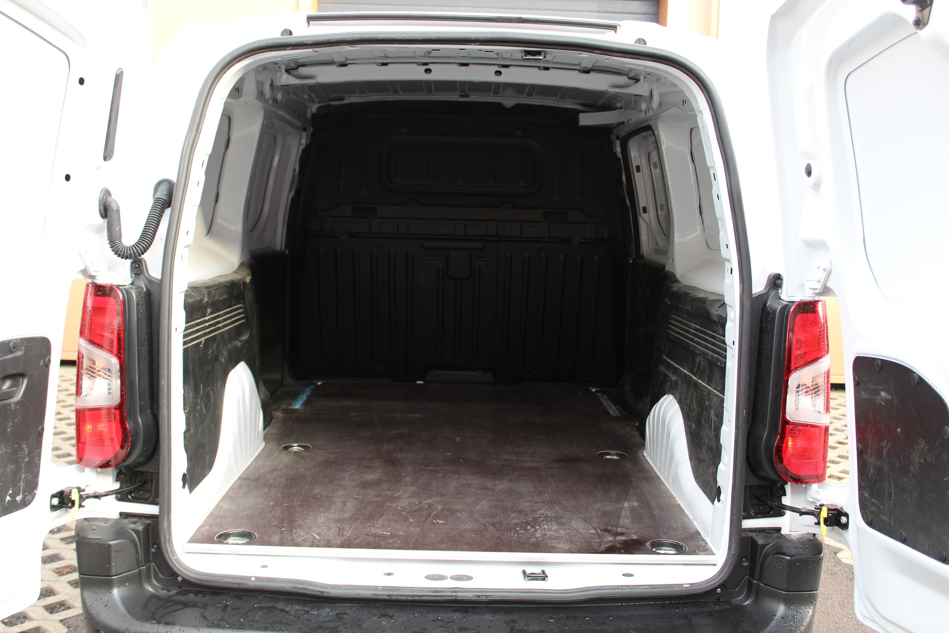 PEUGEOT Partner 1.5 Blue HDi s/s Premium Long 1000kg - "2 Places/Caméra/Porte Coulissante"-image-8