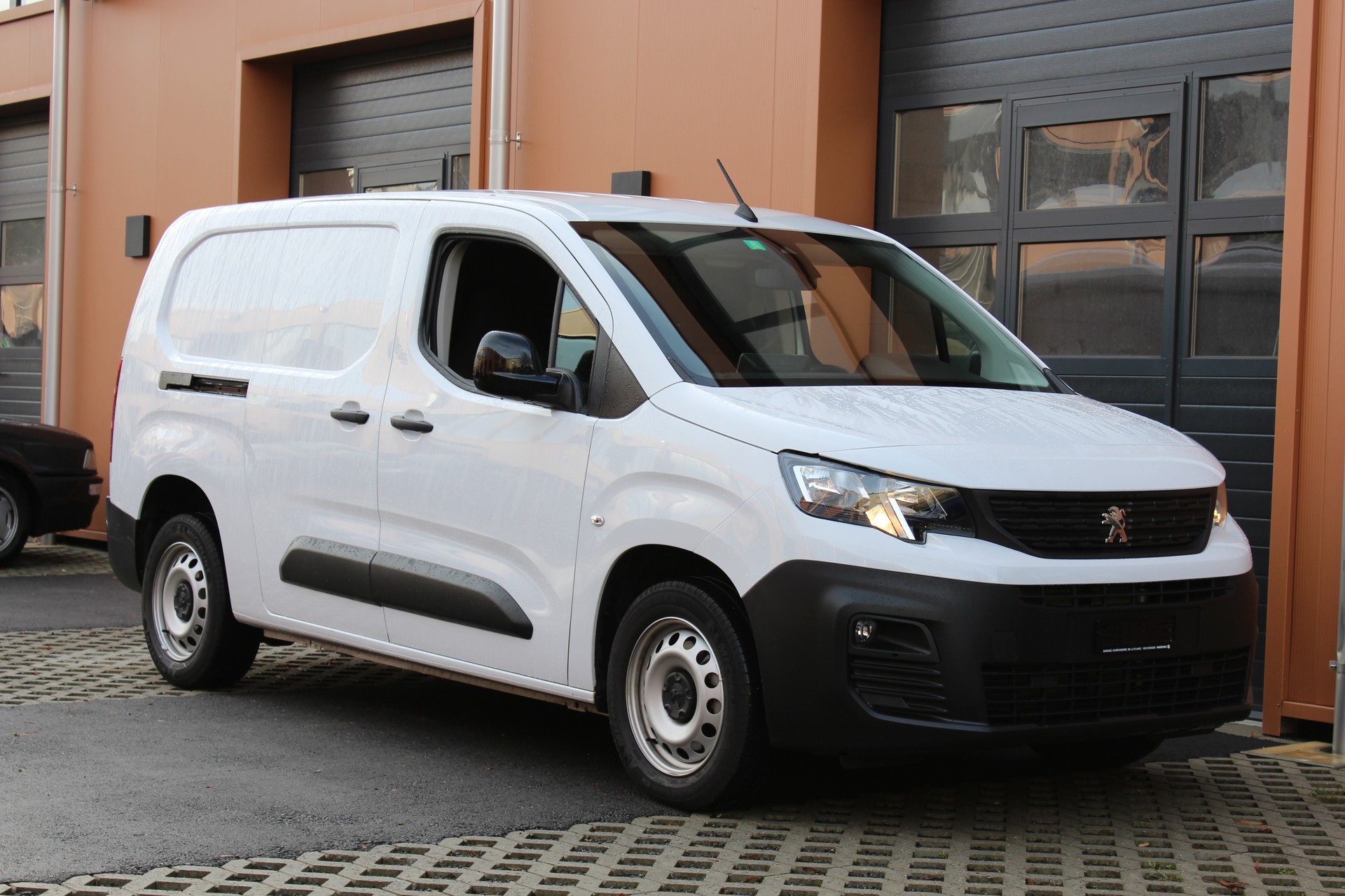 PEUGEOT Partner 1.5 Blue HDi s/s Premium Long 1000kg - "2 Places/Caméra/Porte Coulissante"-showroom-element-2