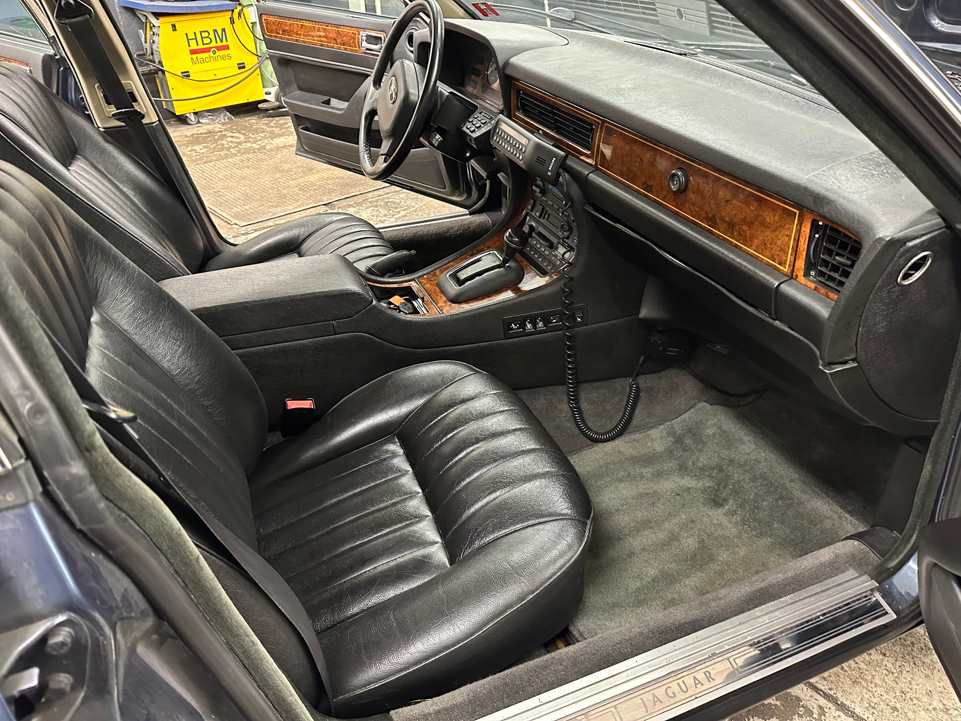 JAGUAR XJ6 3.6 Sovereign-image-7
