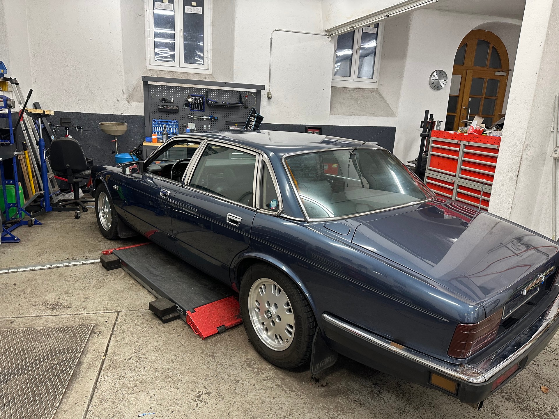 JAGUAR XJ6 3.6 Sovereign-image-2