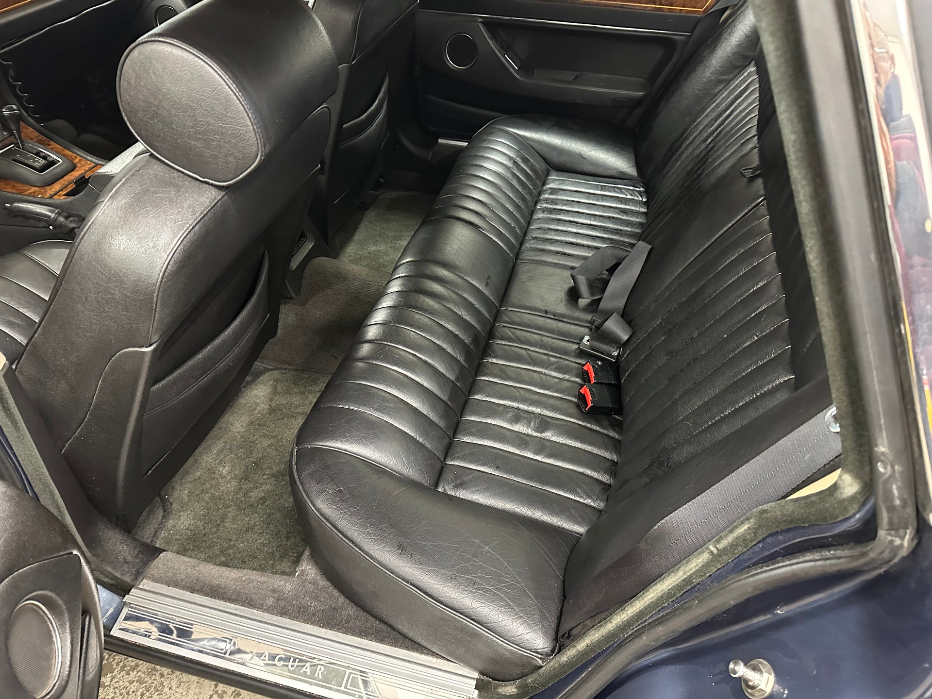 JAGUAR XJ6 3.6 Sovereign-image-9
