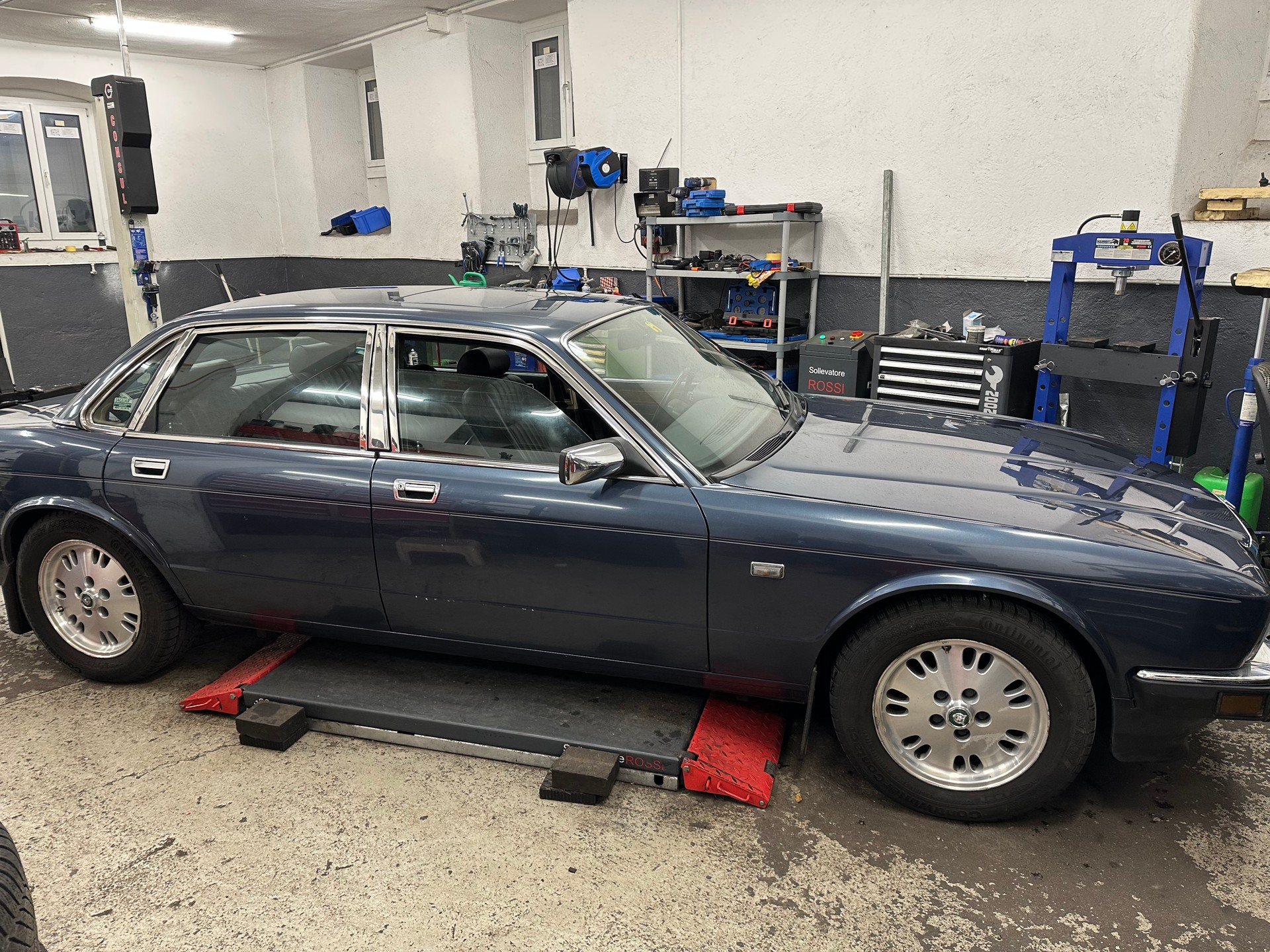 JAGUAR XJ6 3.6 Sovereign-image-4