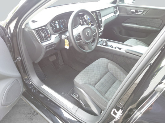 VOLVO V60 B5 B AWD Momentum-image-9