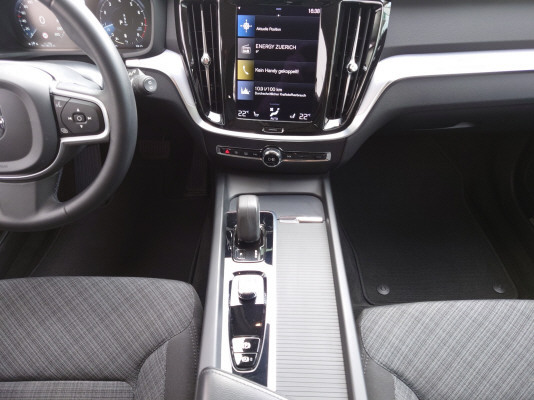 VOLVO V60 B5 B AWD Momentum-image-5