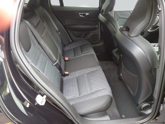 VOLVO V60 B5 B AWD Momentum-image-8