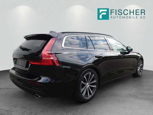 VOLVO V60 B5 B AWD Momentum-image-1