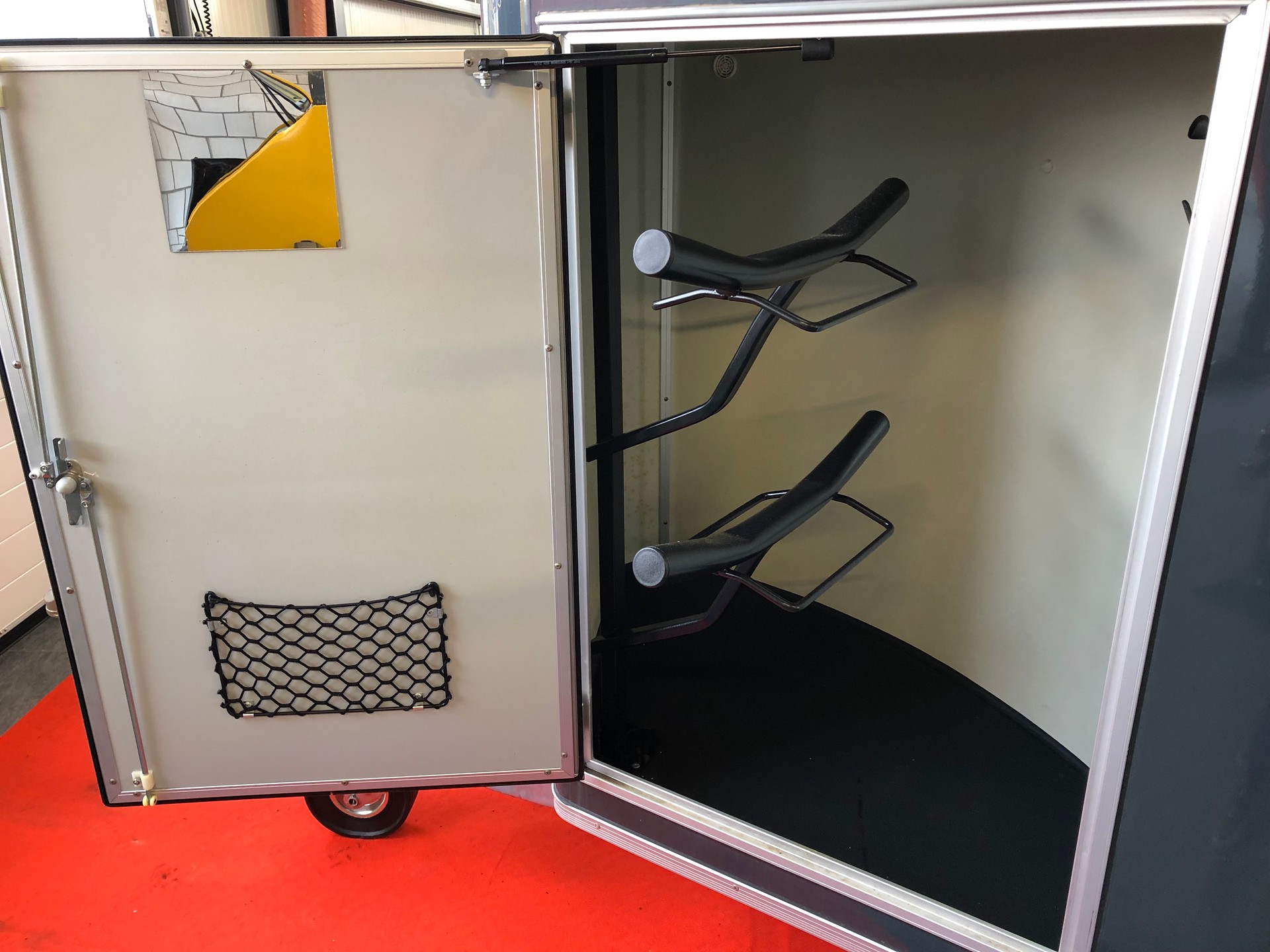CHEVAL LIBERTE GOLD 3-showroom-element-2