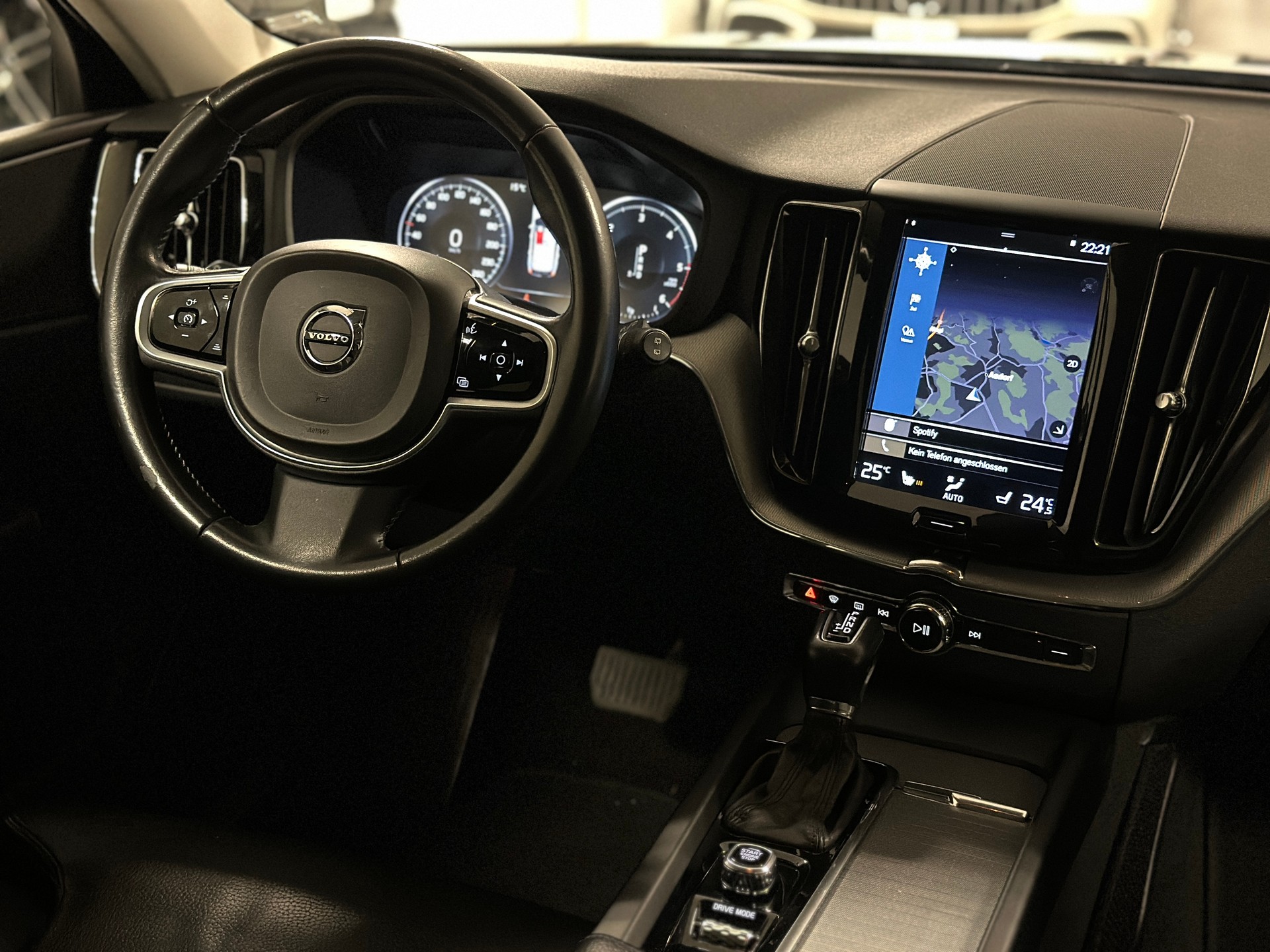 VOLVO XC60 D4 AWD Inscription Geartronic-image-11