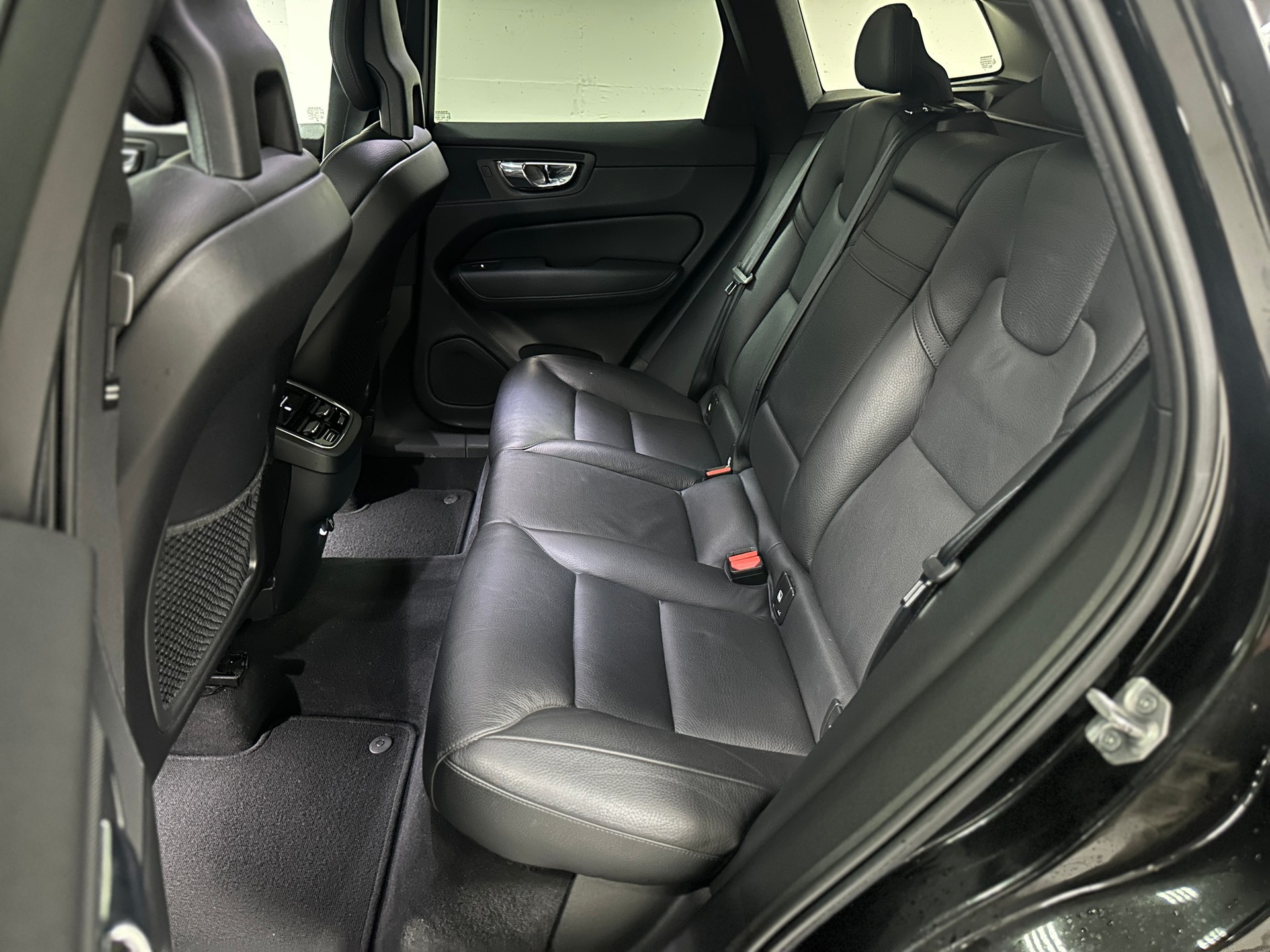 VOLVO XC60 D4 AWD Inscription Geartronic-image-16