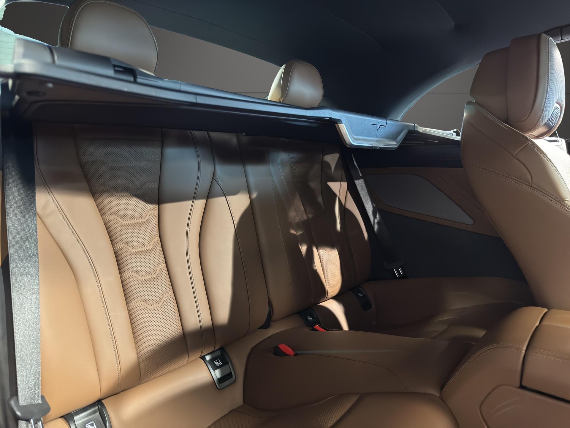 BMW M850i xDrive Cabriolet-image-15