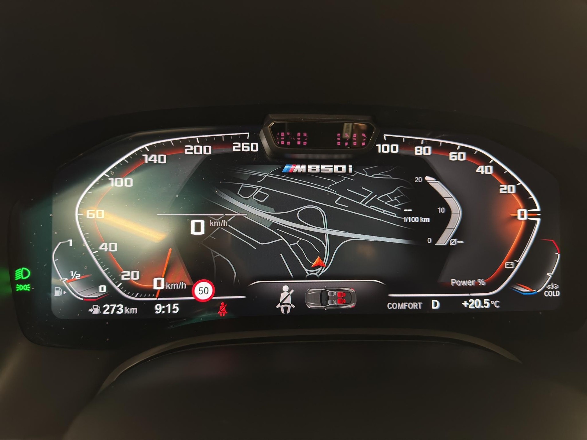 BMW M850i xDrive Cabriolet-image-11