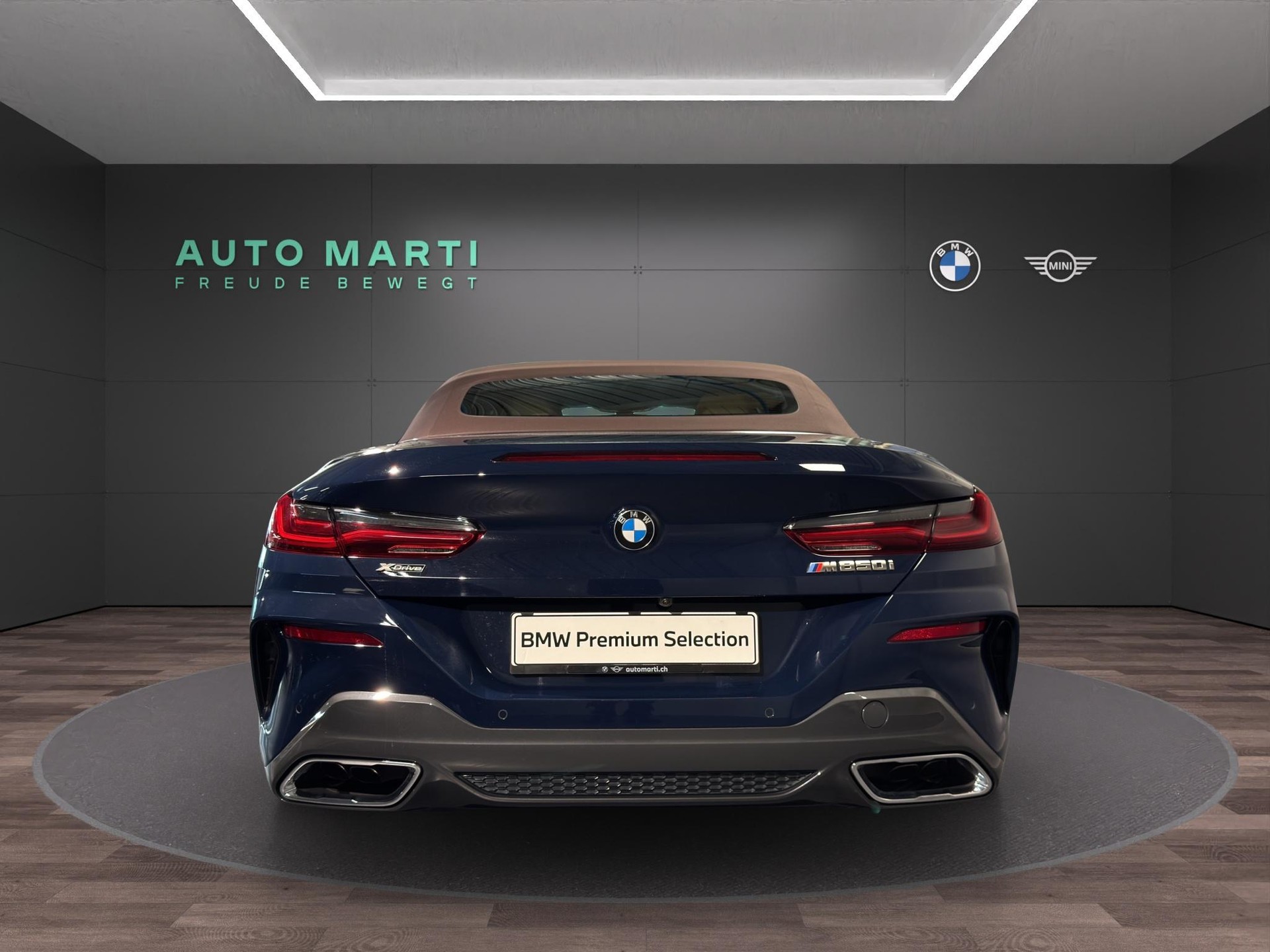 BMW M850i xDrive Cabriolet-showroom-element-2
