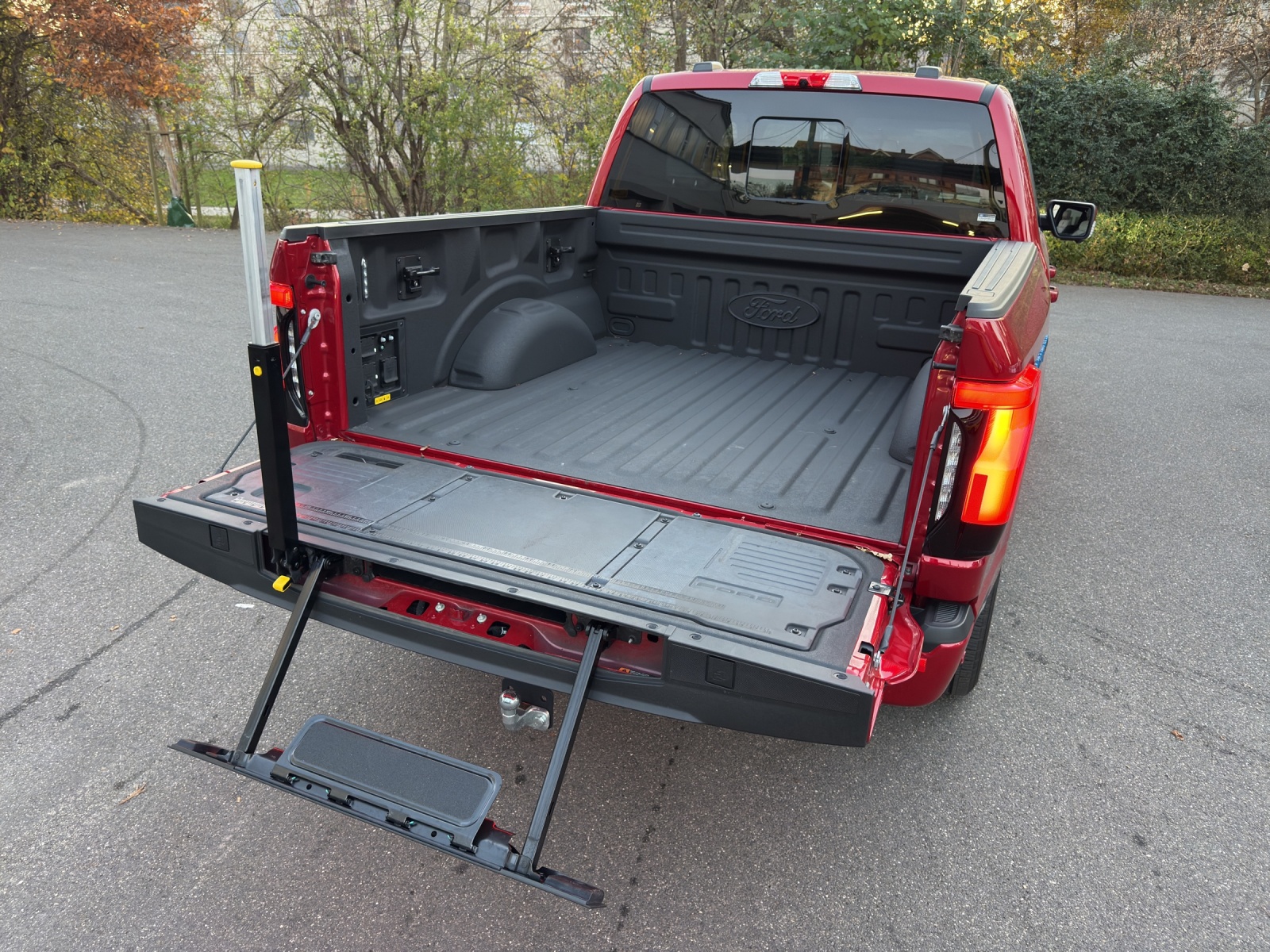 FORD F-Pickup F-150 LIGHTNING EXTENDED RANGE BATTERY SUPER-CREW PLATINUM 4x4-image-15