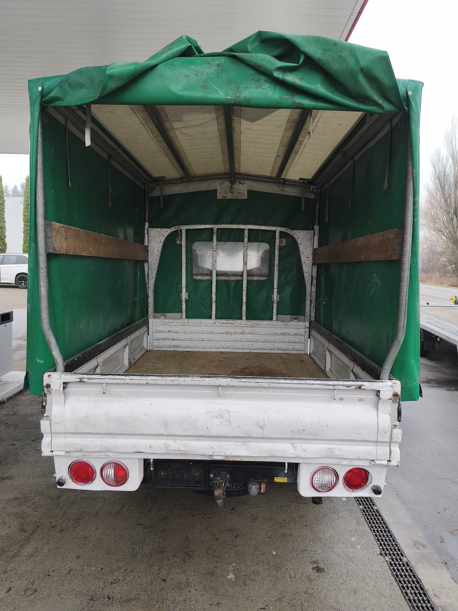 KIA K2500 TCi-image-10