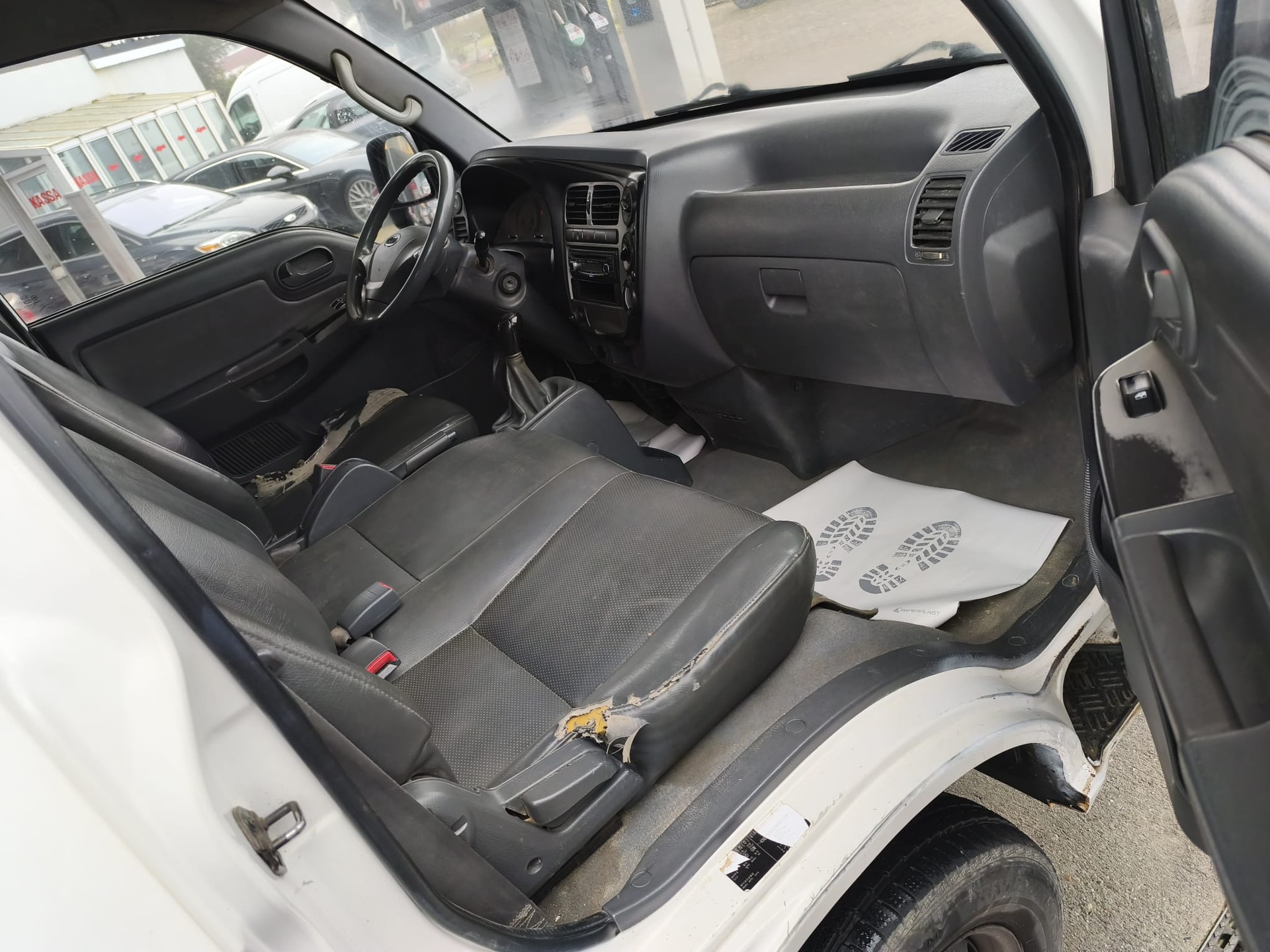 KIA K2500 TCi-image-13