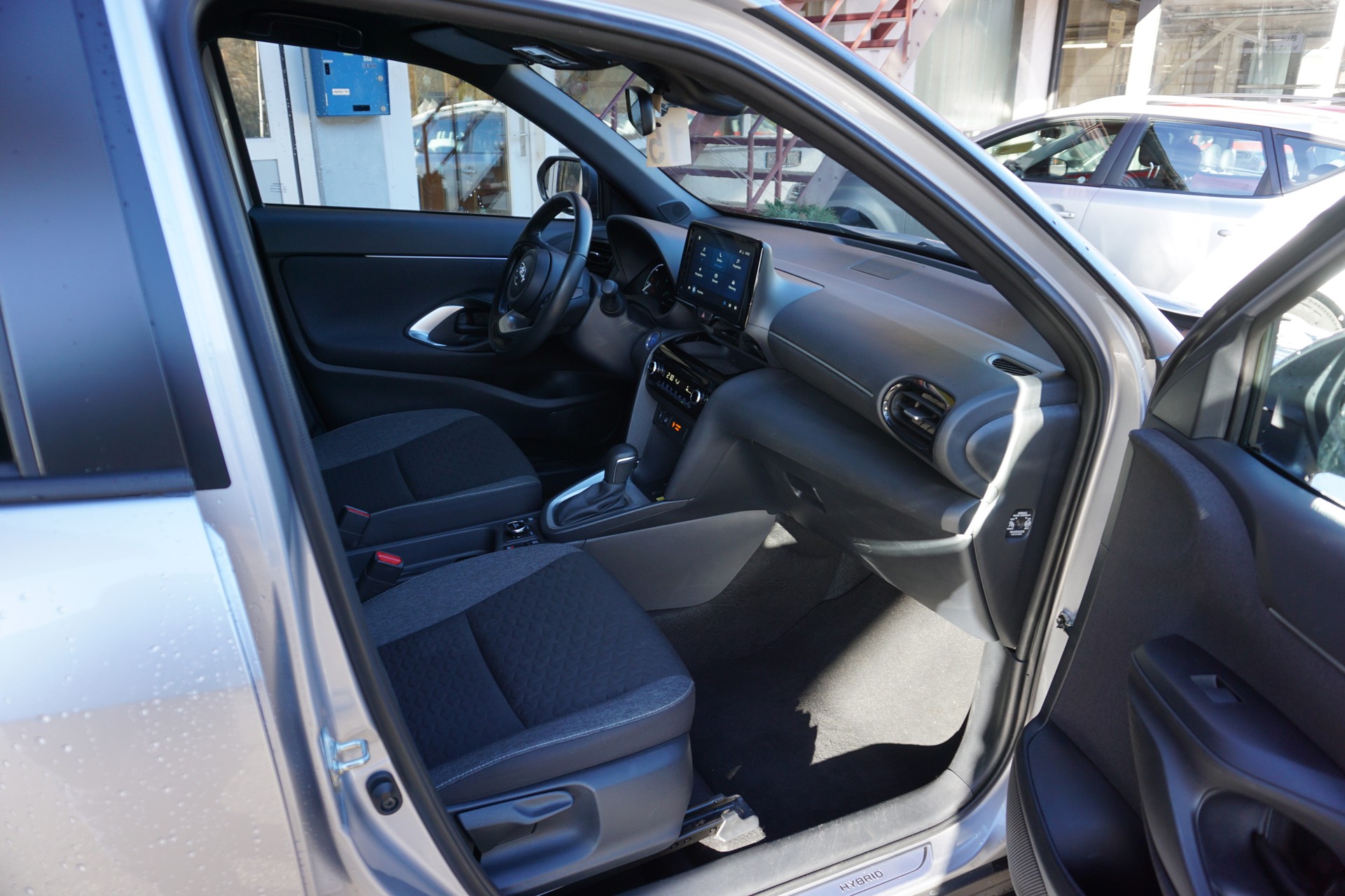 TOYOTA Yaris Cross 1.5 Trend e-CVT AWDi-image-12