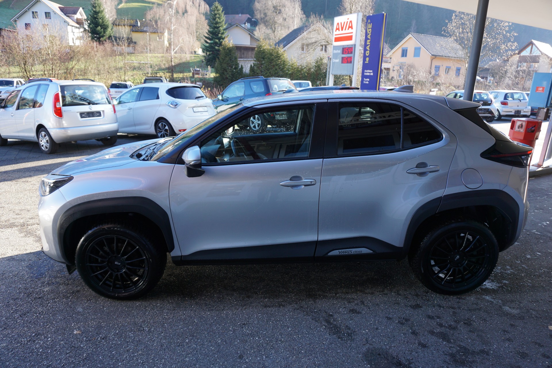 TOYOTA Yaris Cross 1.5 Trend e-CVT AWDi-image-3