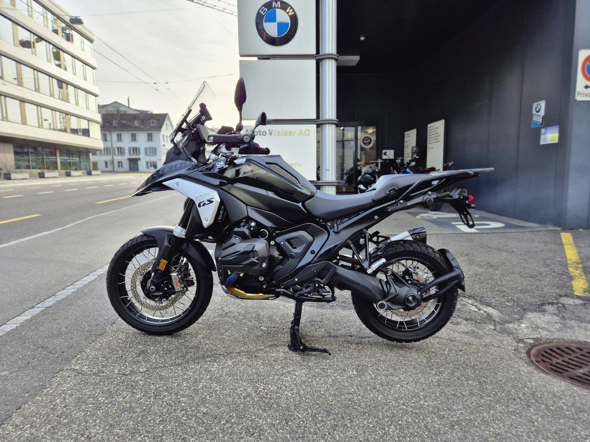 BMW R 1300 GS-image-0