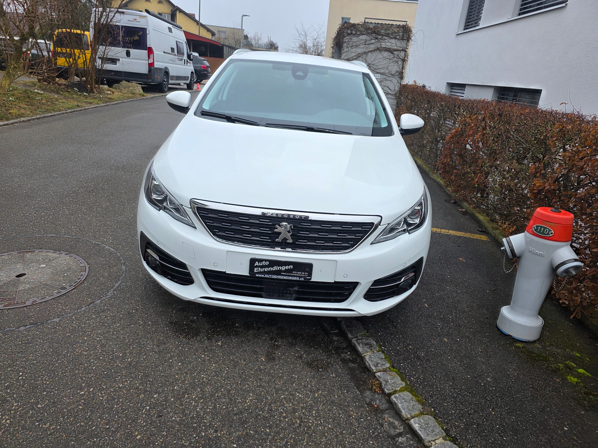 PEUGEOT 308 SW 1.5 BlueHDI Allure Pack EAT8-showroom-element-1