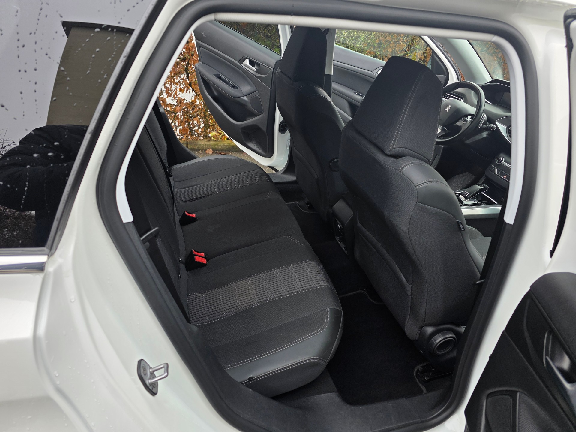 PEUGEOT 308 SW 1.5 BlueHDI Allure Pack EAT8-image-10